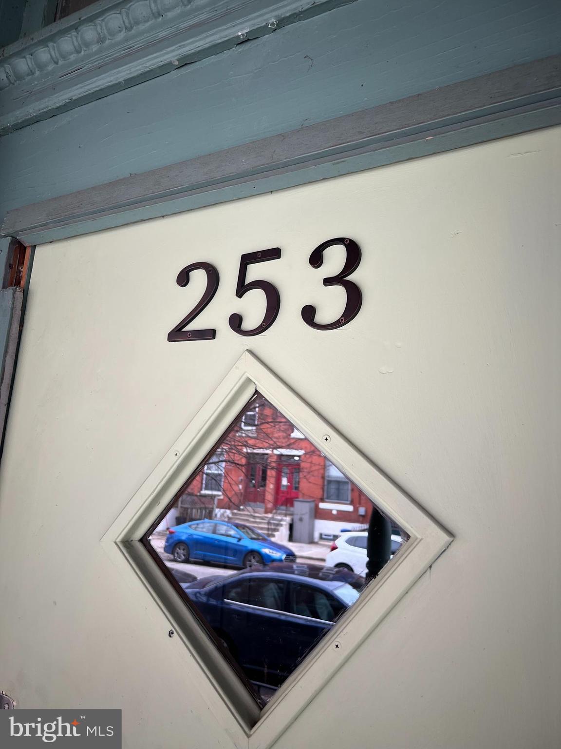 253 S 44th St #1f