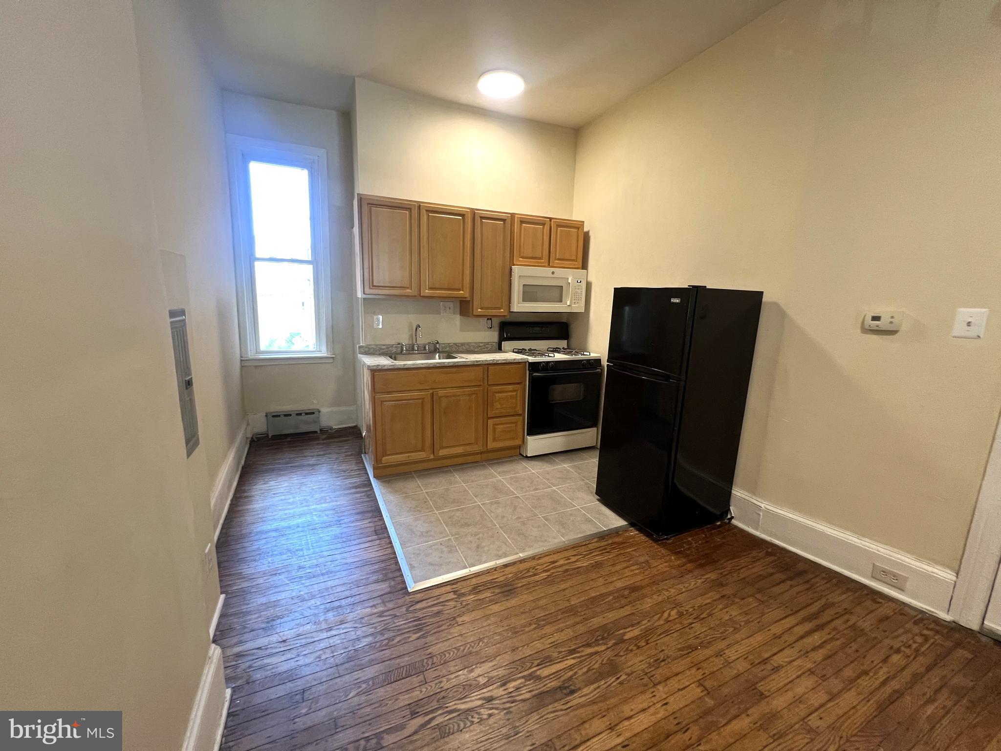 253 S 44th St #1f