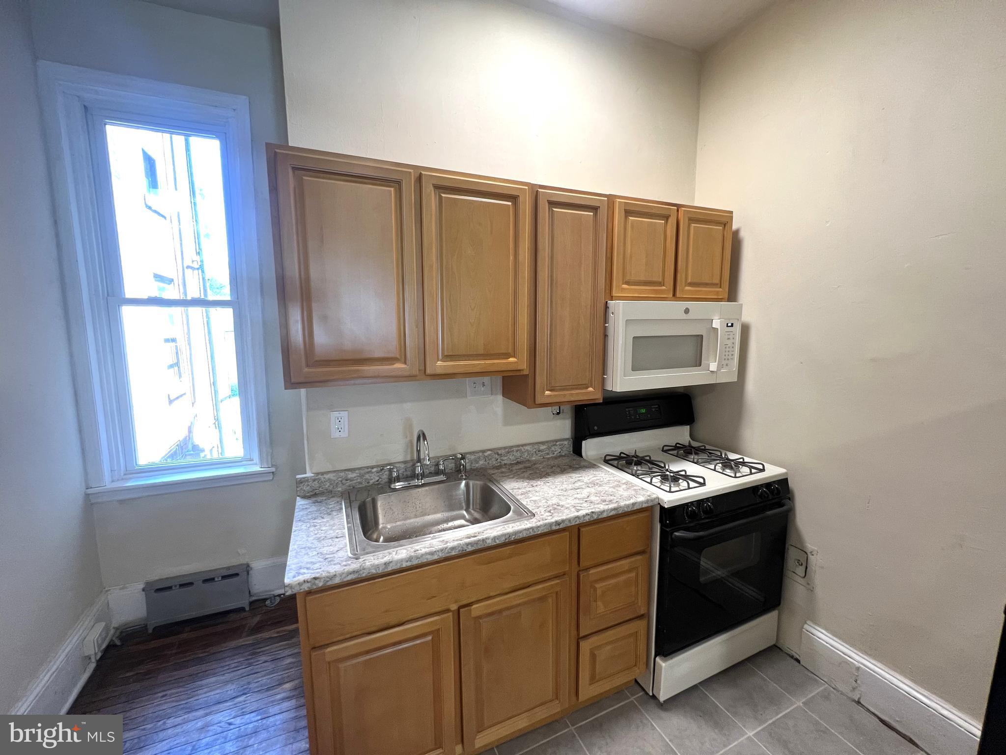 253 S 44th St #1f