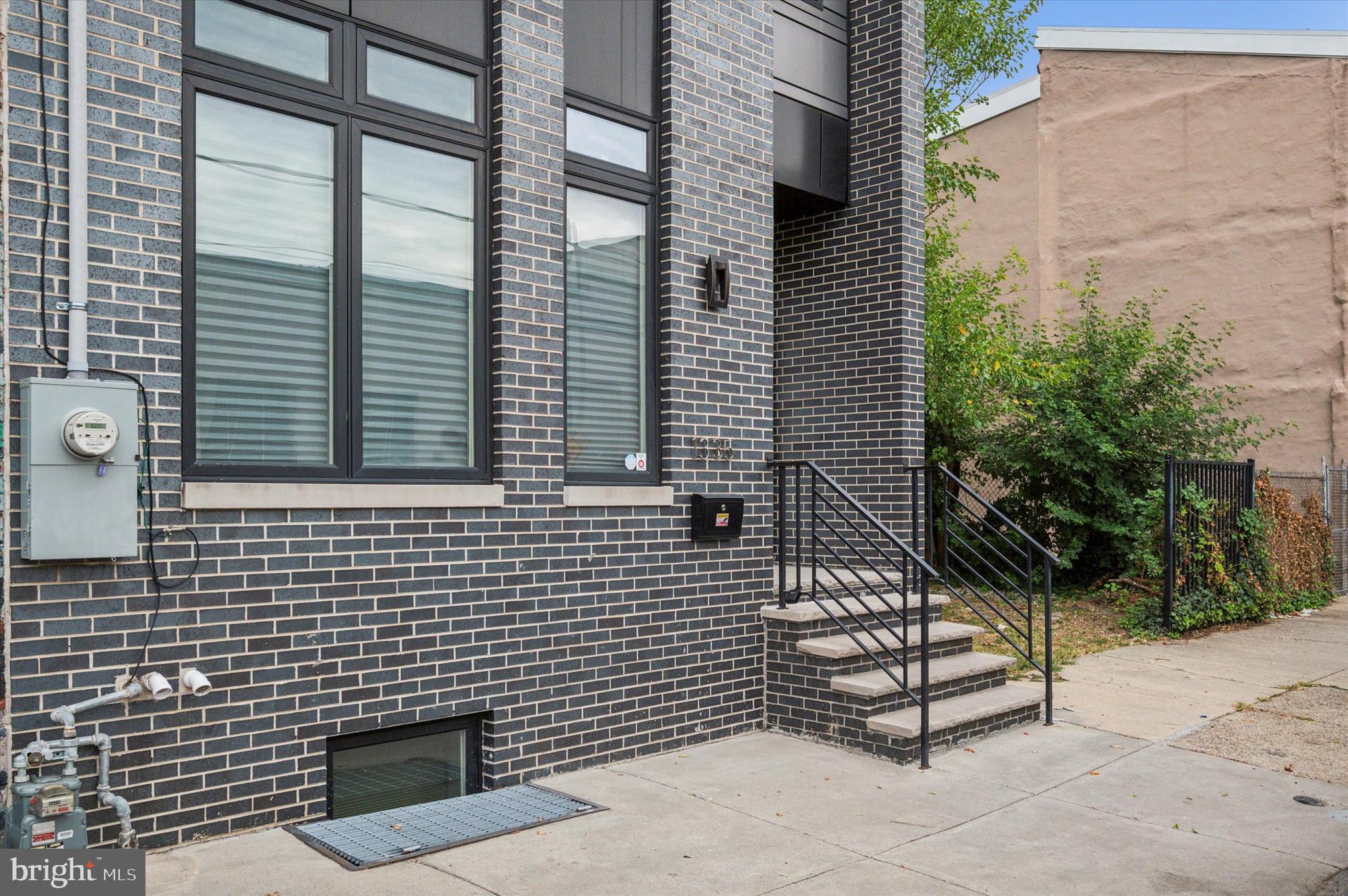 1335 N 4th St