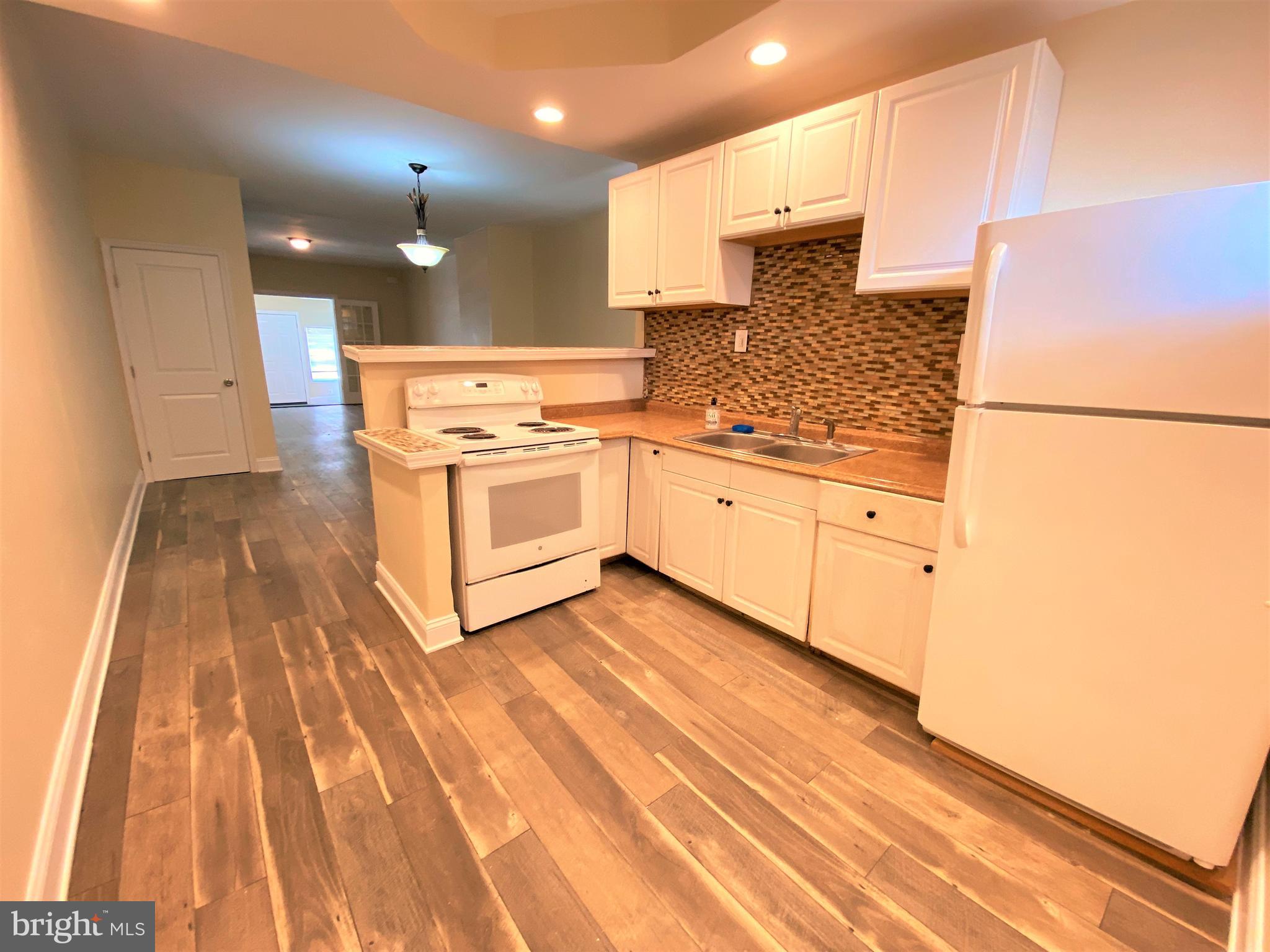 1051 S 54TH ST