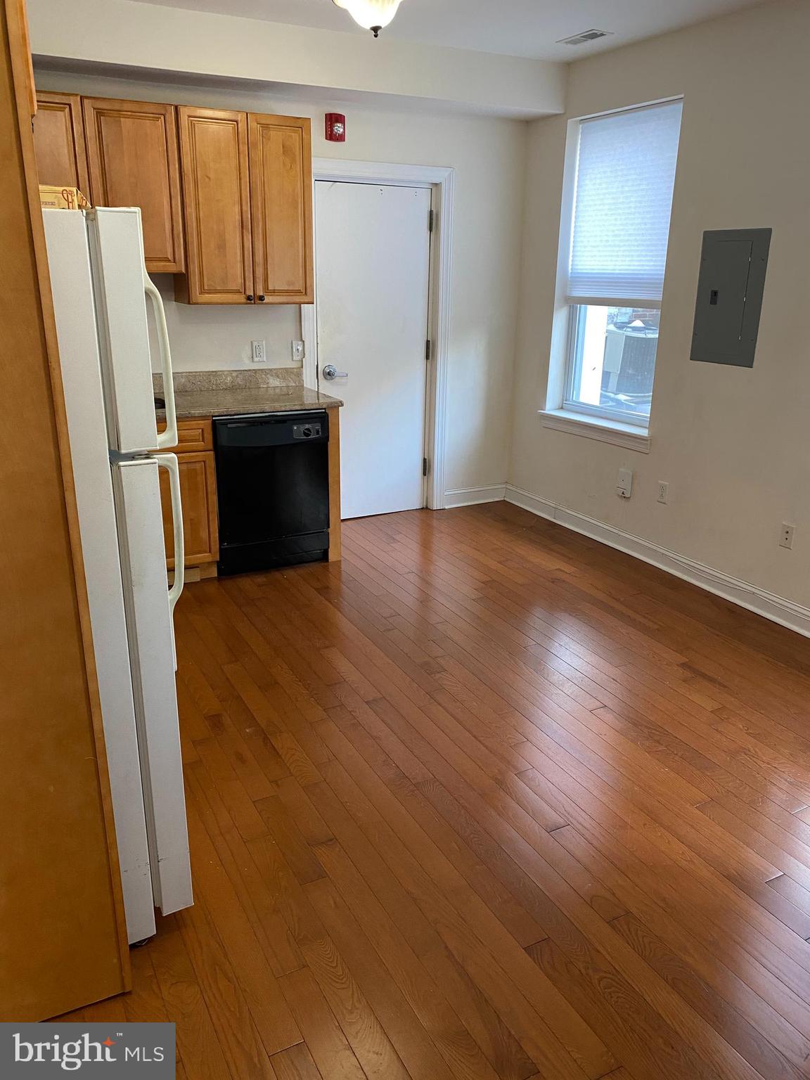 1431 W GIRARD AVE #2R