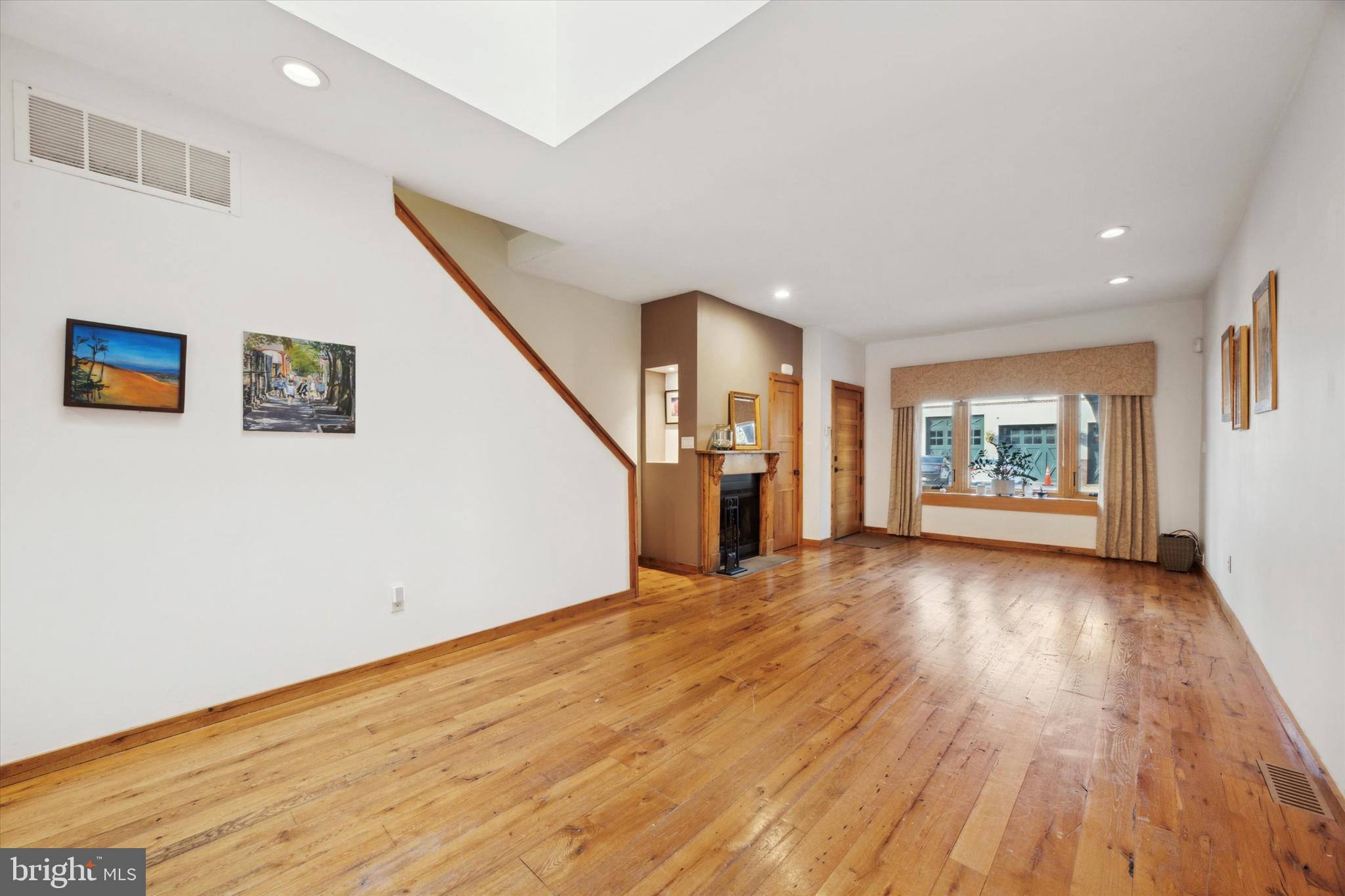 775 S 7th St