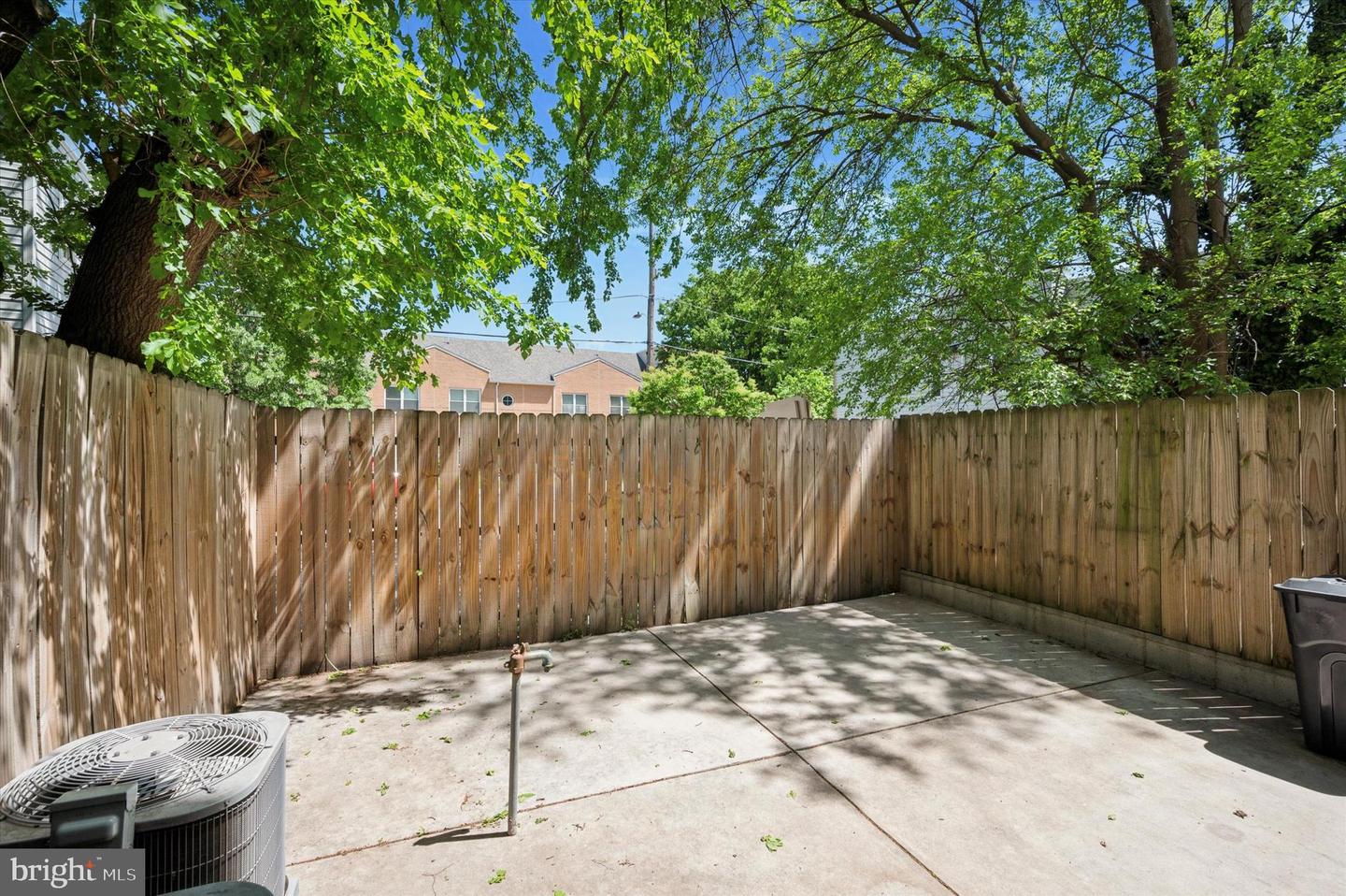 1335 N 4th St