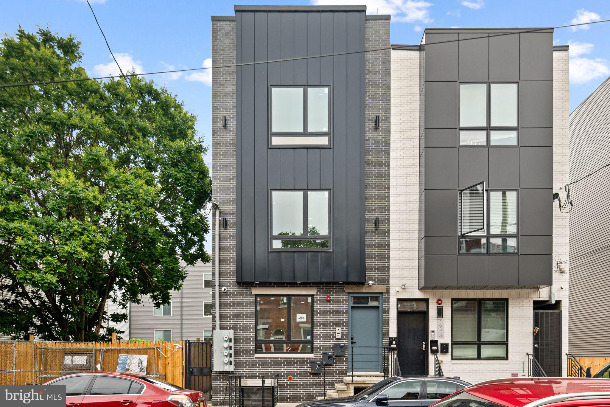 1947 N MARSHALL STREET 1