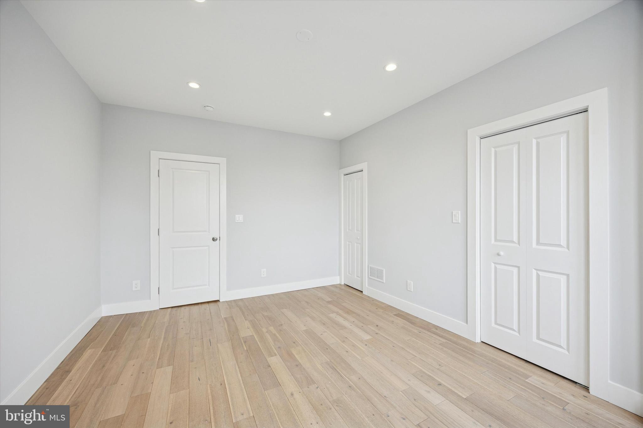 2869 ARAMINGO AVENUE