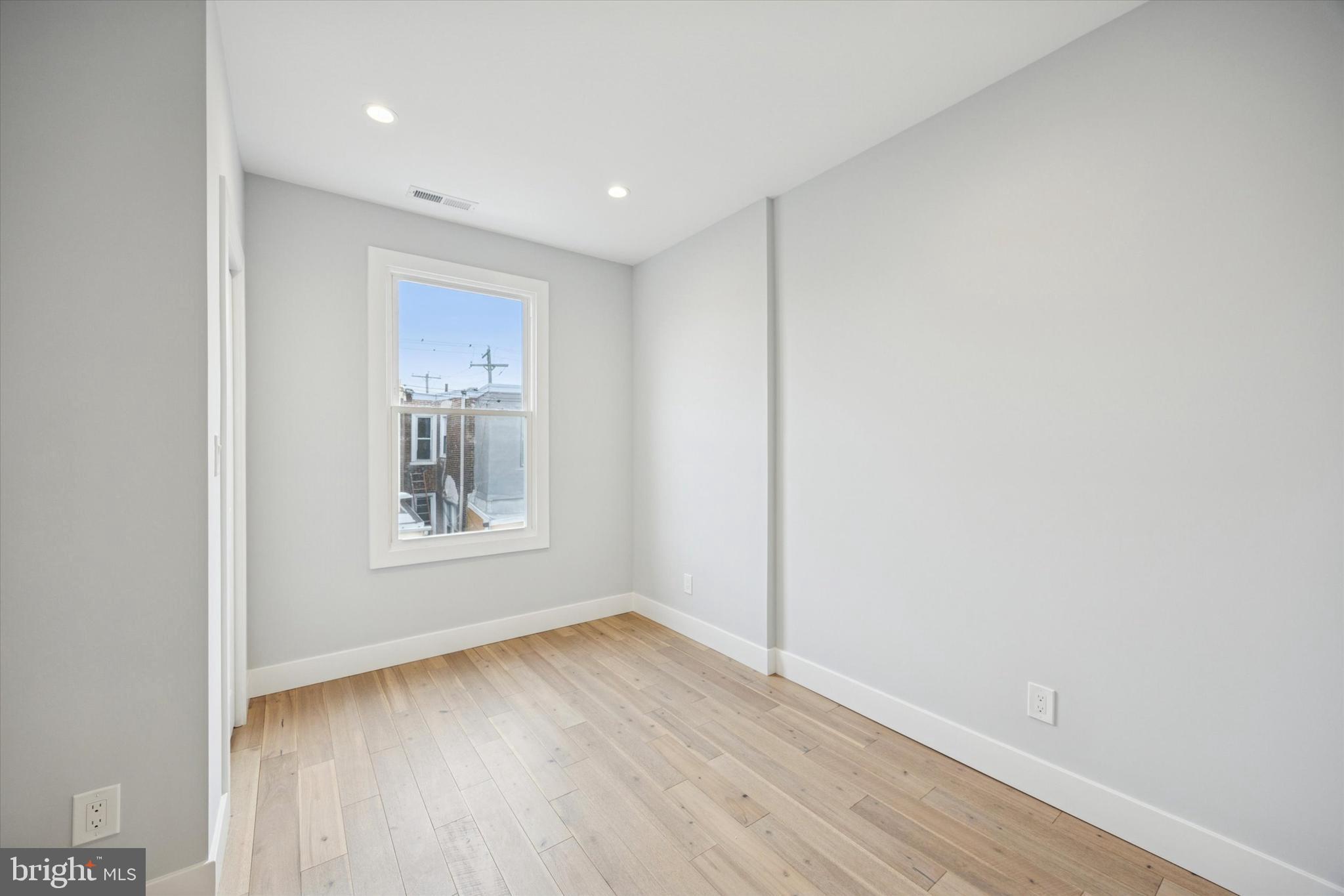 2869 ARAMINGO AVENUE