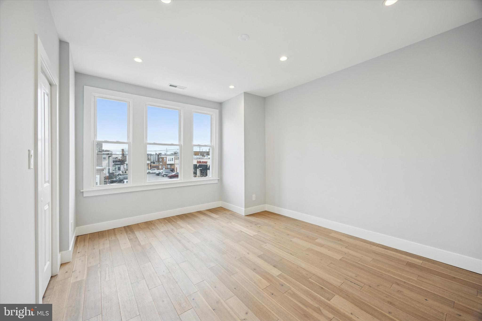 2869 ARAMINGO AVENUE