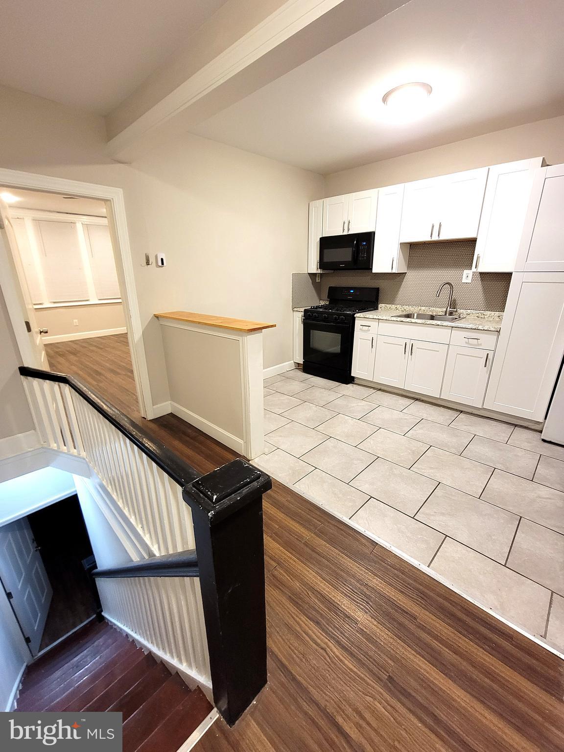 5815 CATHARINE STREET APT B (2ND FLOOR)