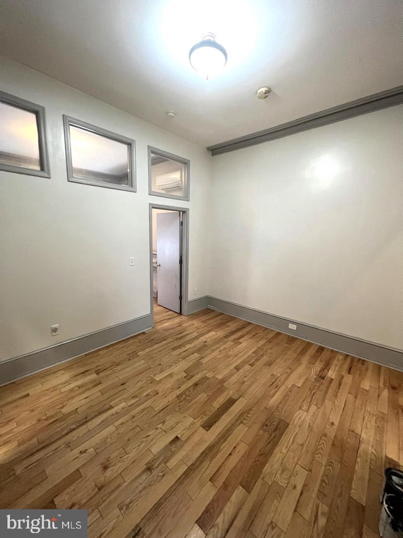 1431 W GIRARD AVENUE 1F