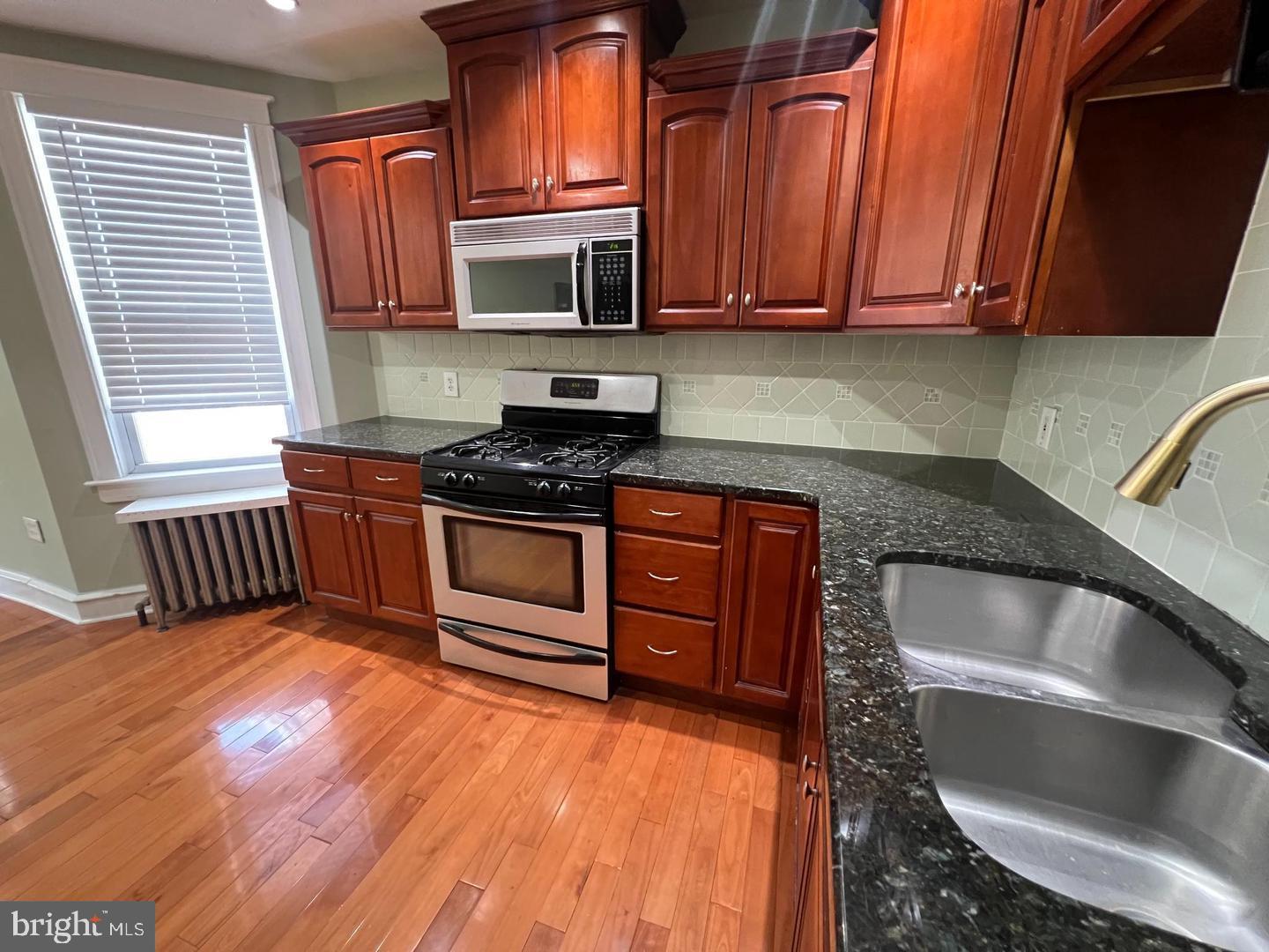 3204 FANSHAWE ST 2ND FLOOR