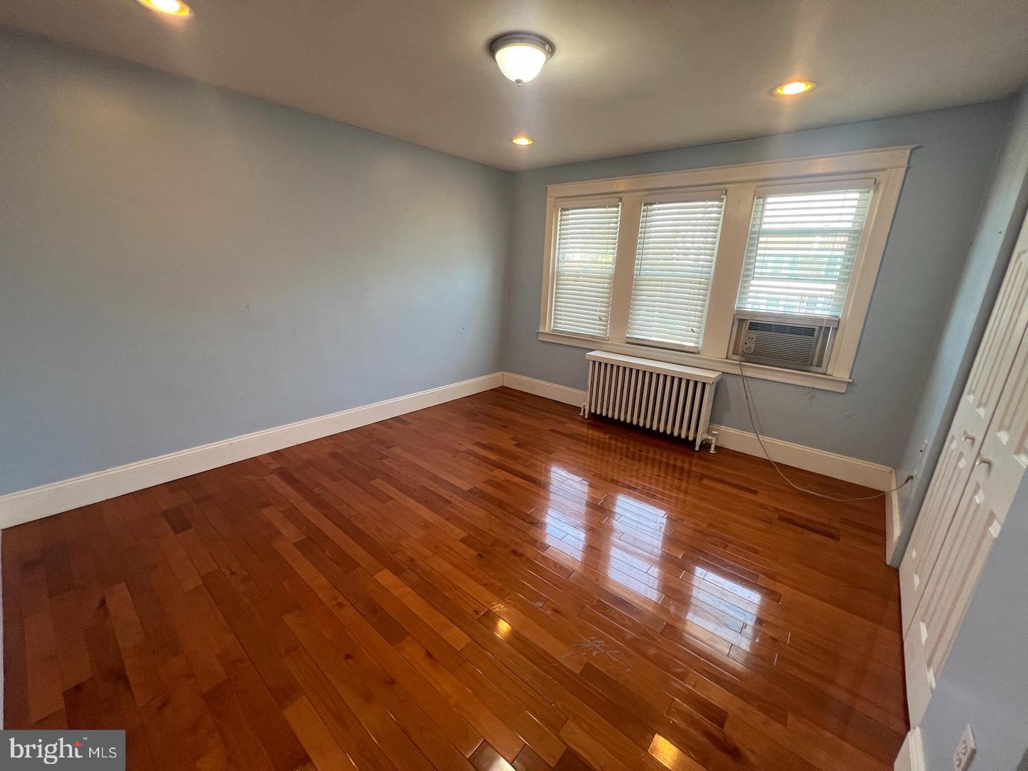 3204 FANSHAWE ST 2ND FLOOR