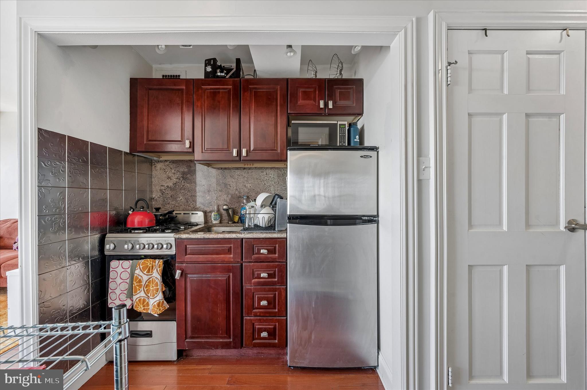 1810 RITTENHOUSE SQUARE 2007