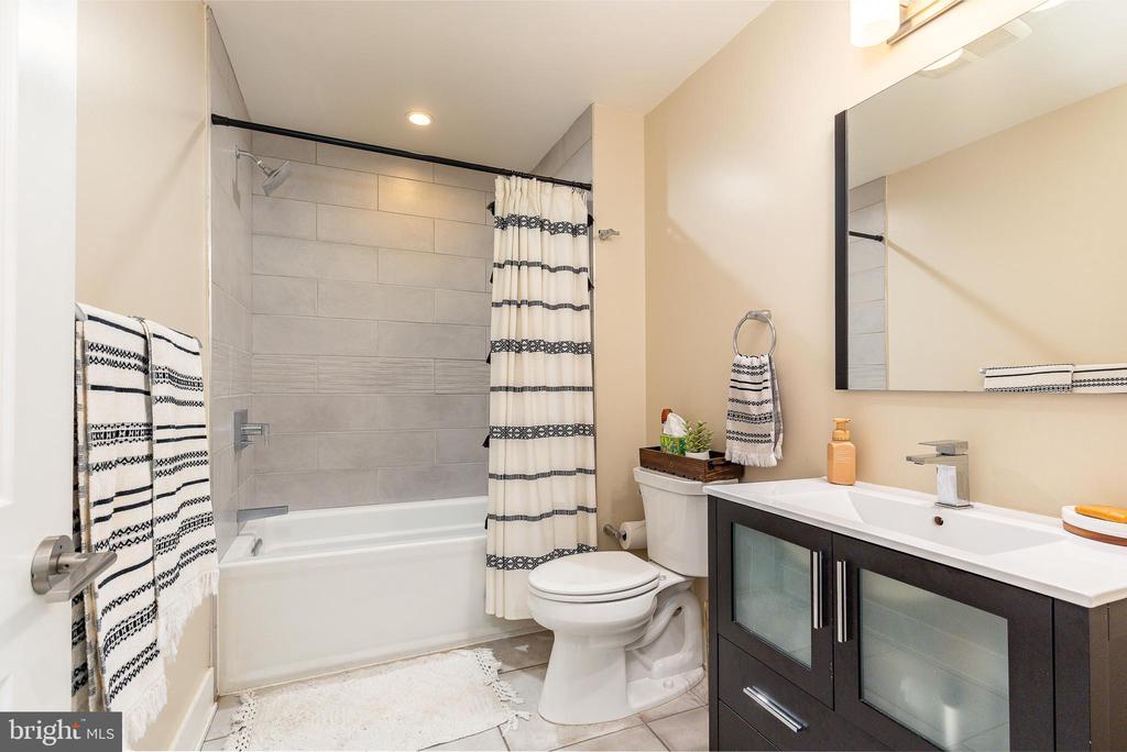 1237 N 5TH STREET Unit: 2