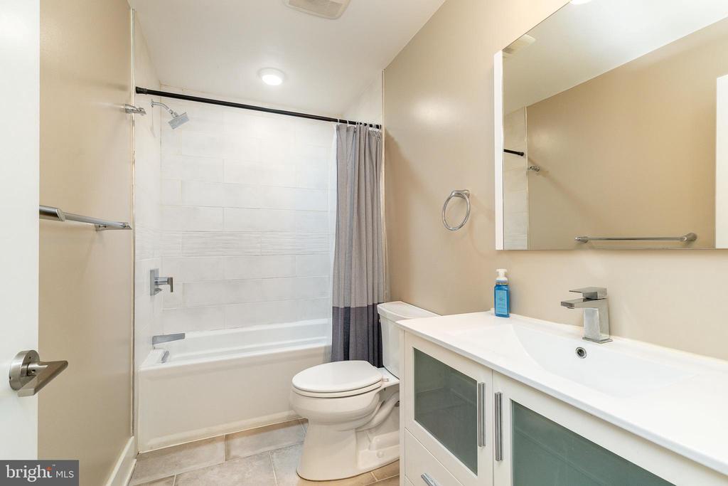 1237 N 5TH STREET Unit: 2