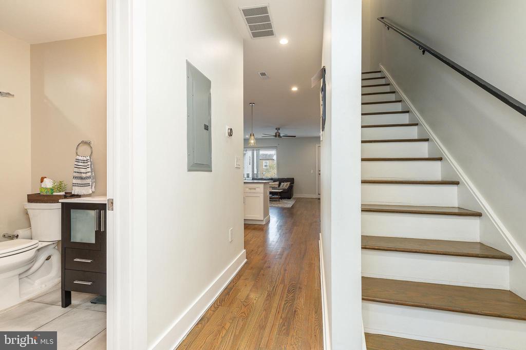 1237 N 5TH STREET Unit: 2
