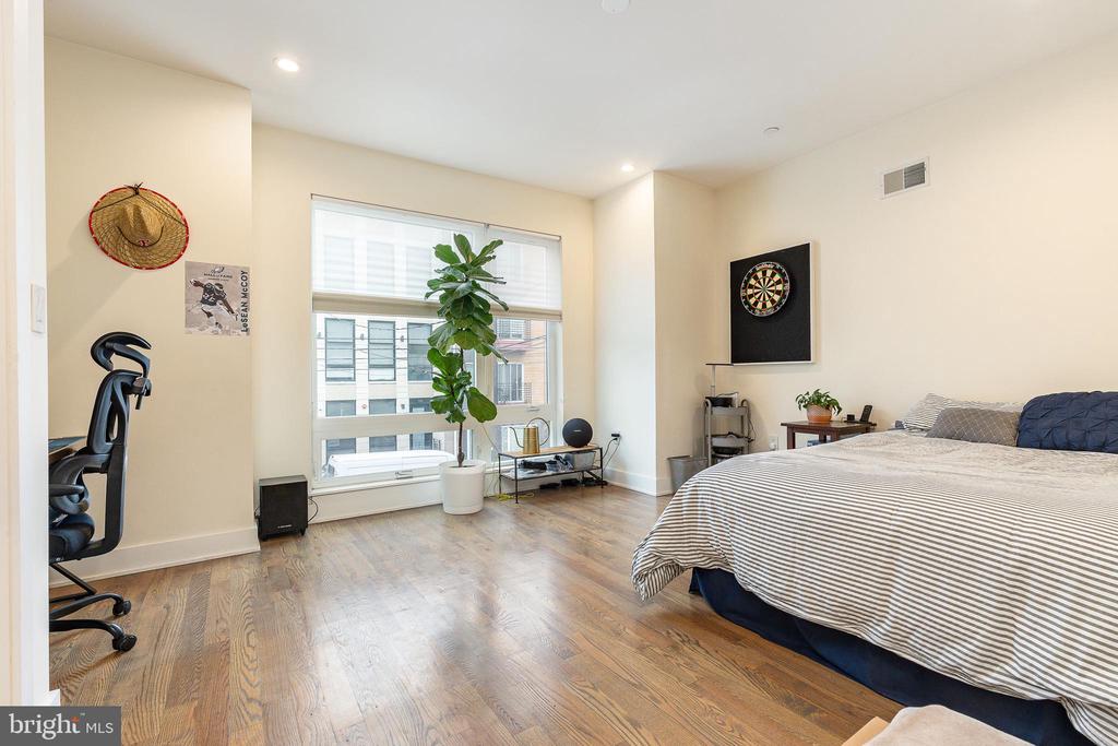 1237 N 5TH STREET Unit: 2