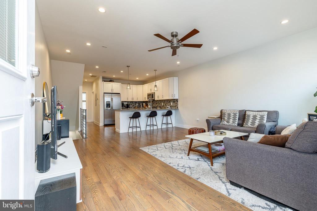 1237 N 5TH STREET Unit: 2