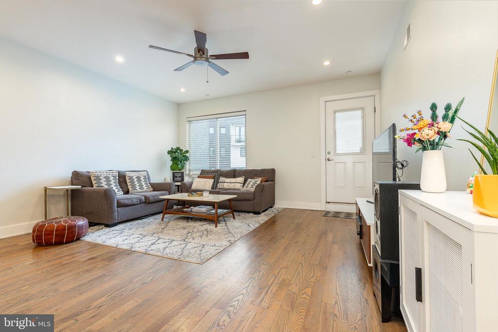 1237 N 5TH STREET Unit: 2