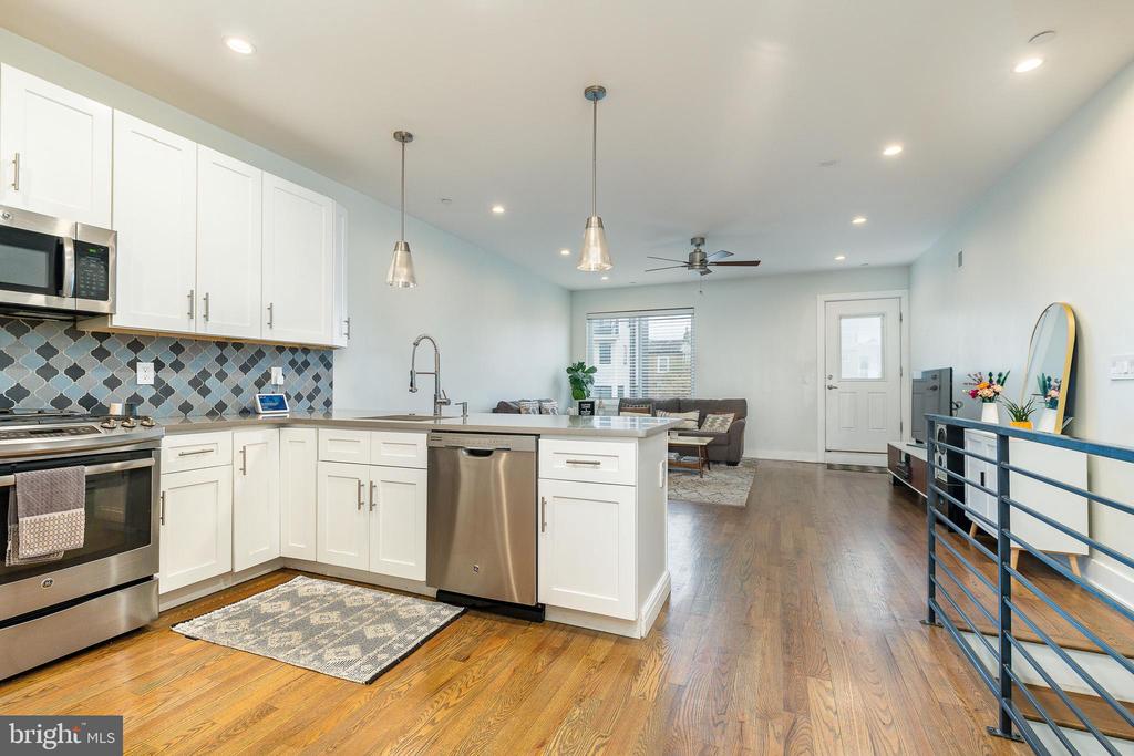 1237 N 5TH STREET Unit: 2