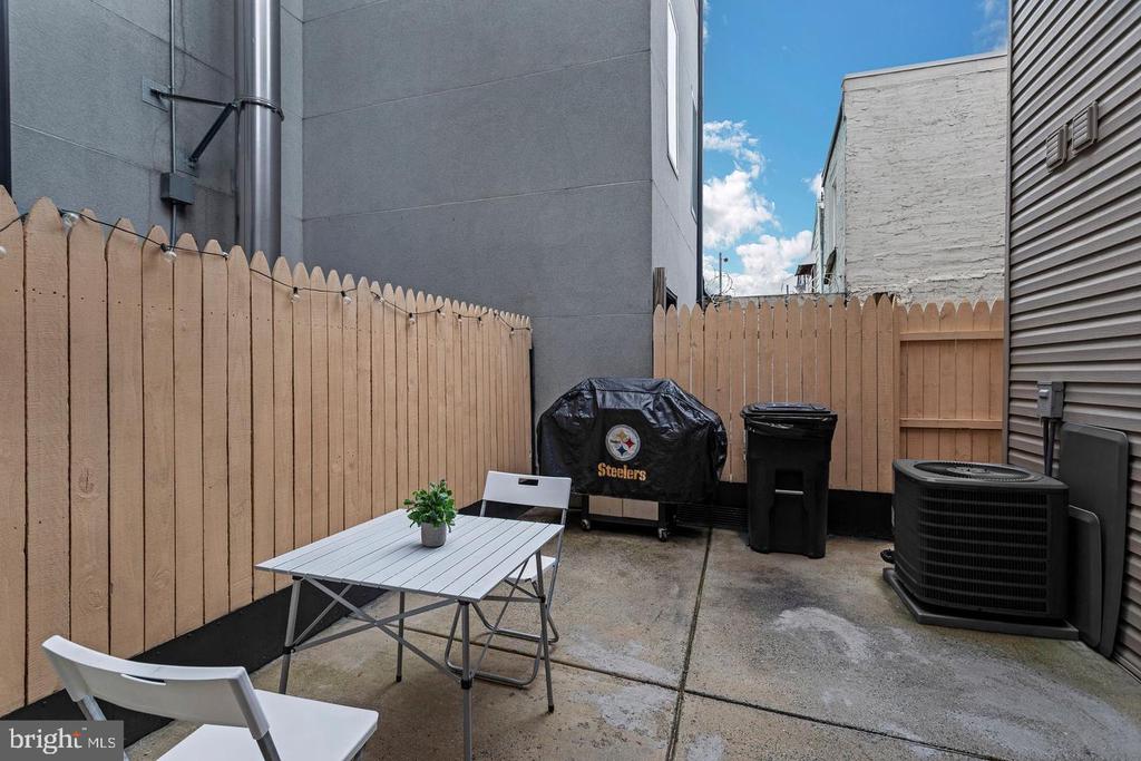 1153 N HANCOCK STREET