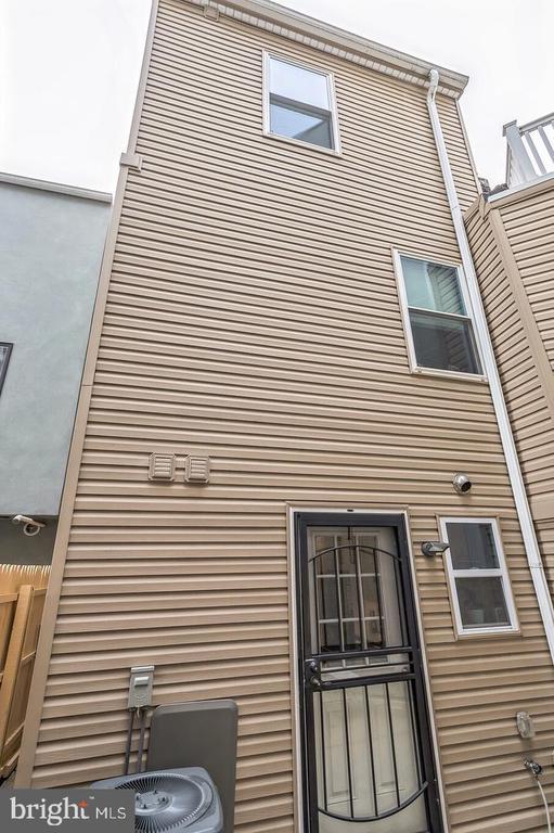1153 N HANCOCK STREET