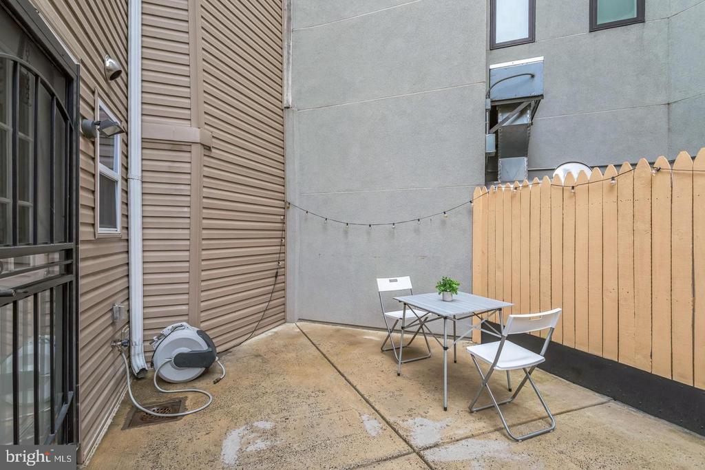 1153 N HANCOCK STREET