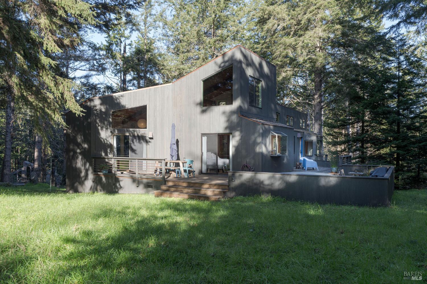 880 River Beach Road