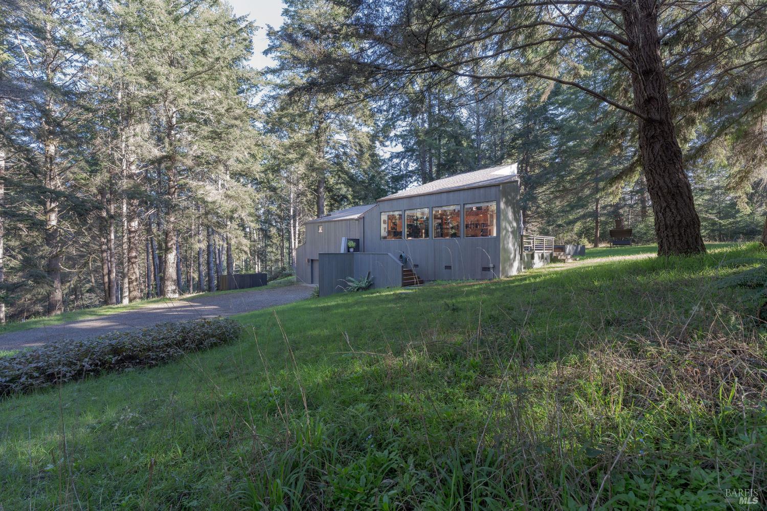 880 River Beach Road