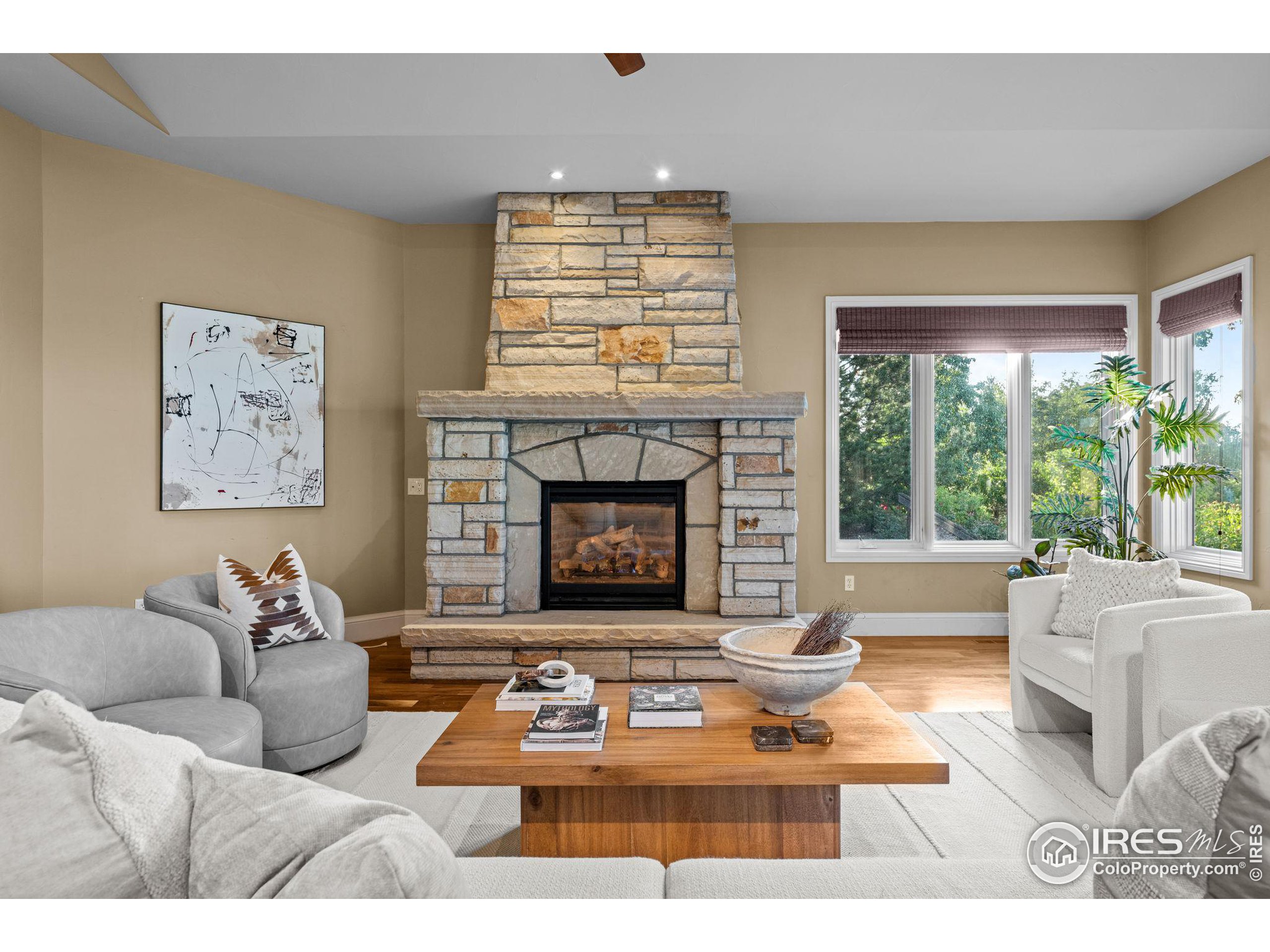 7341 Erin Ct