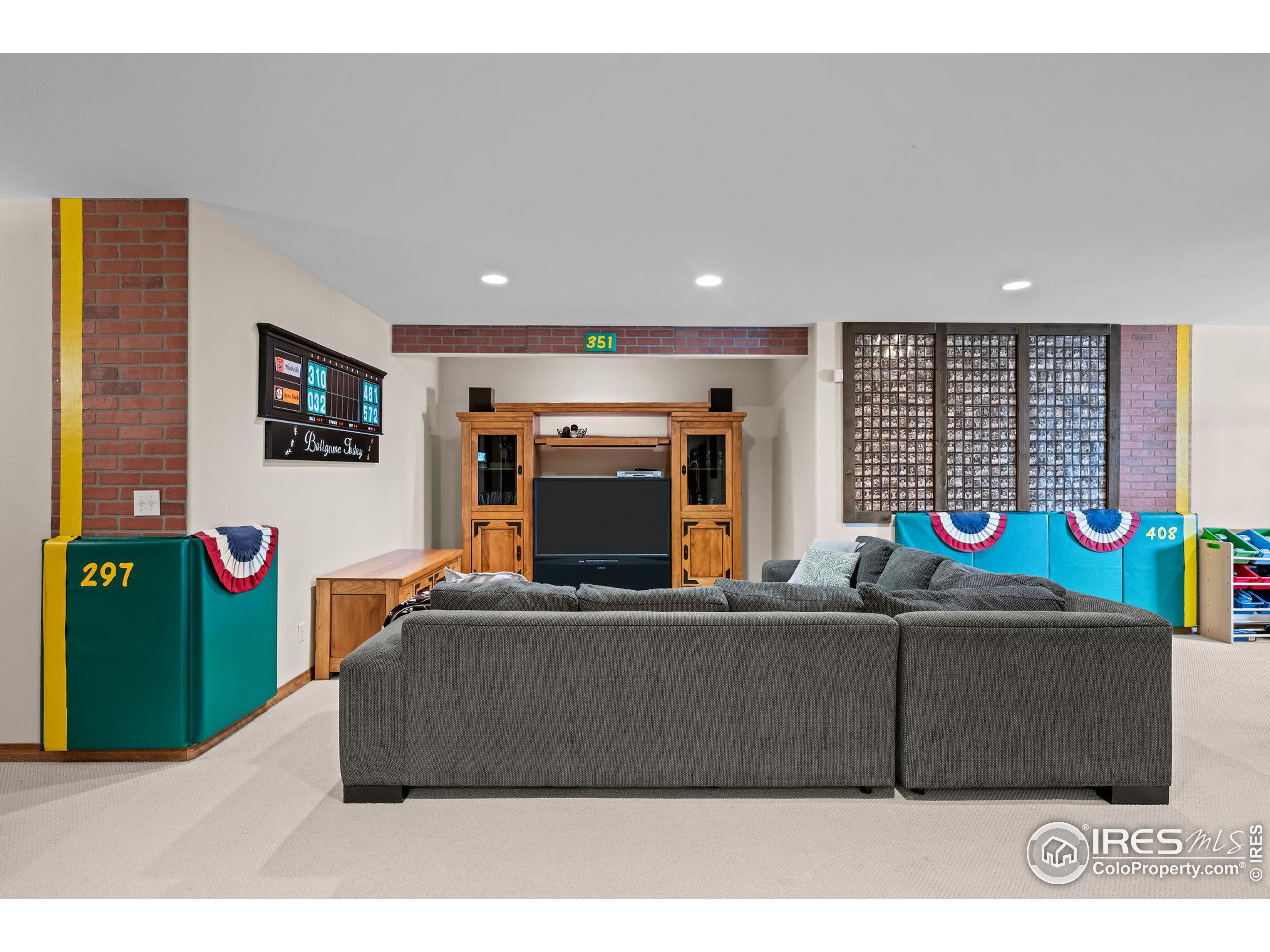7172 Waterford Ct