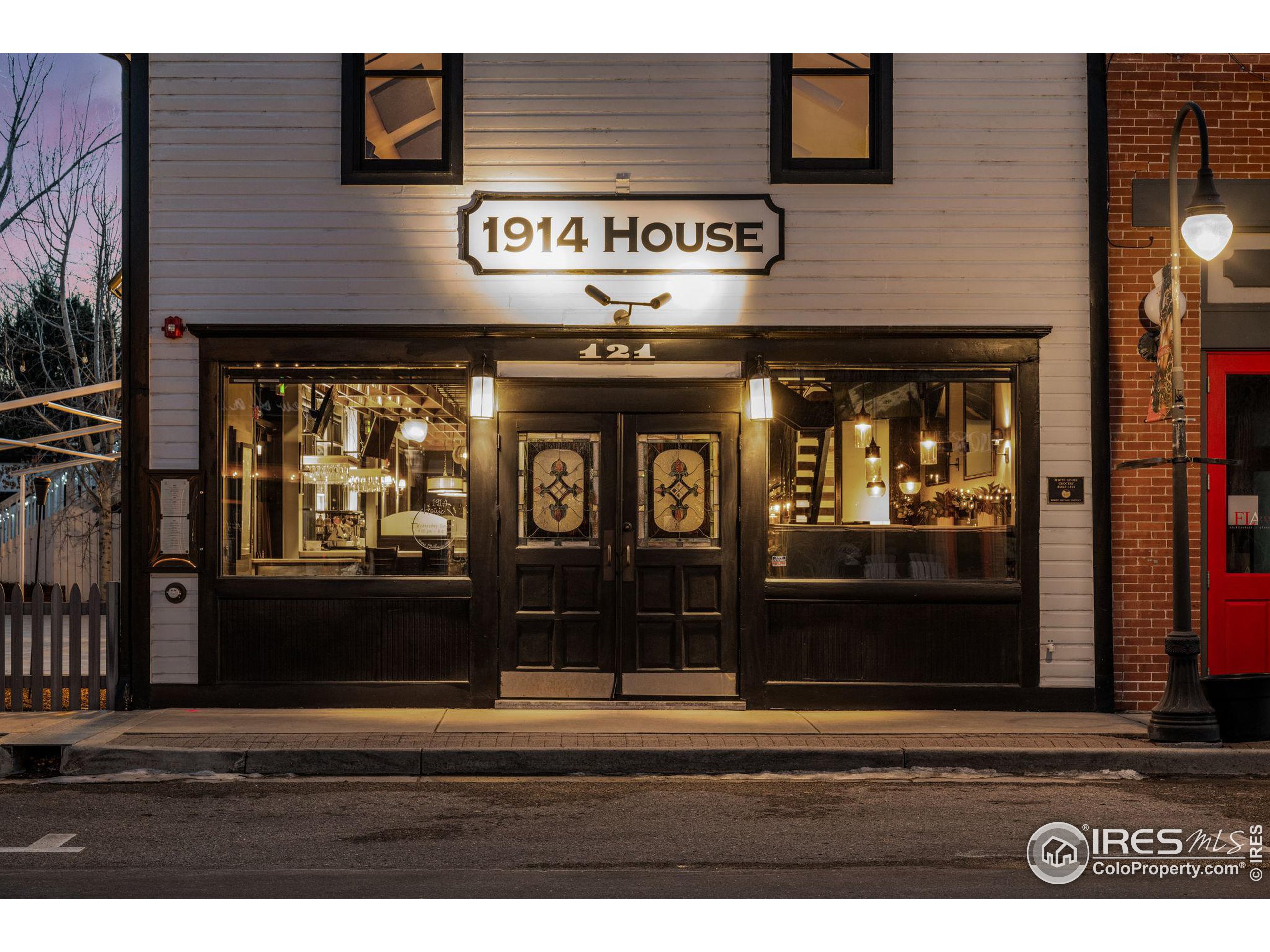 121 2nd Ave