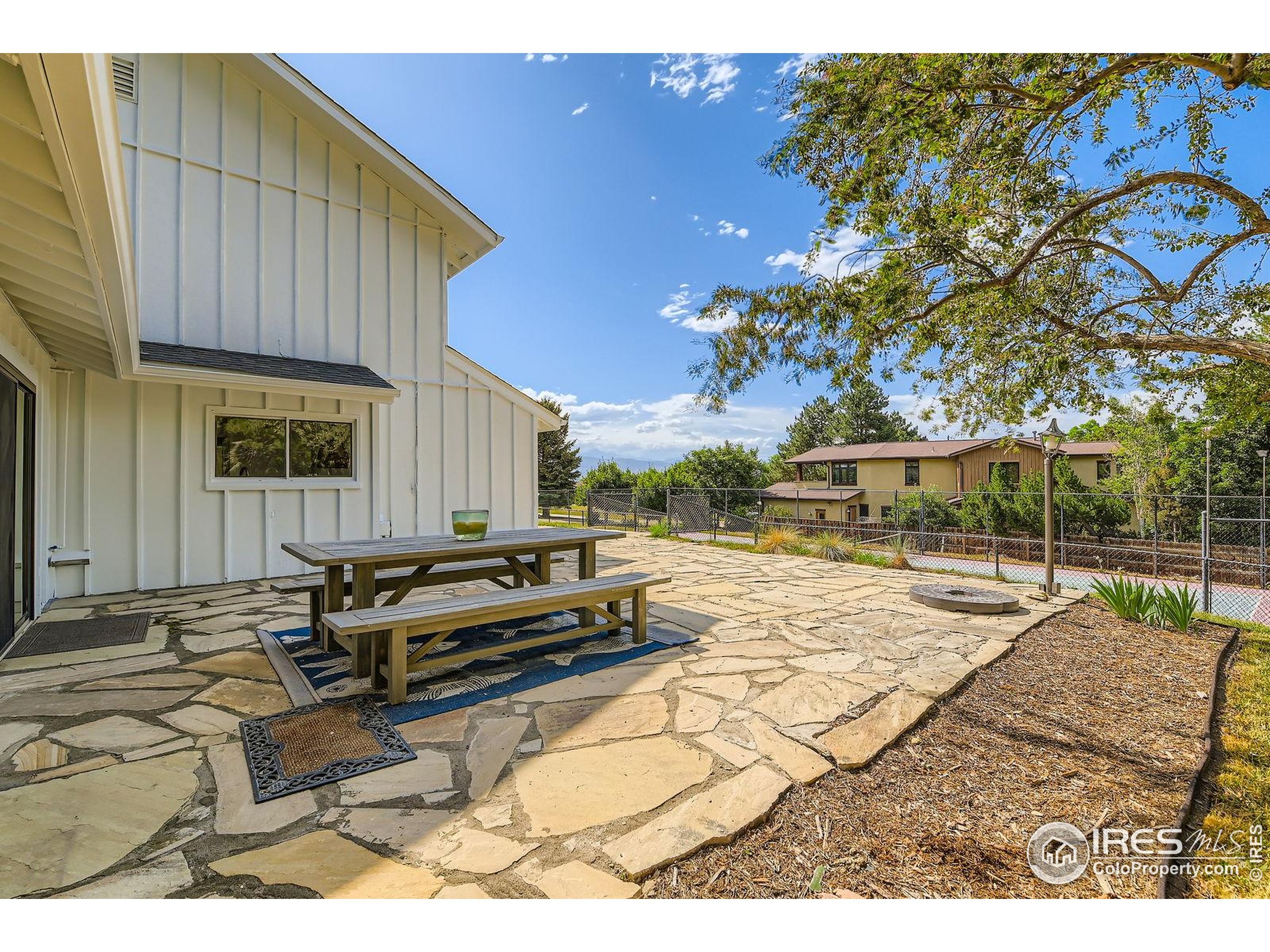 6668 Walker Ct
