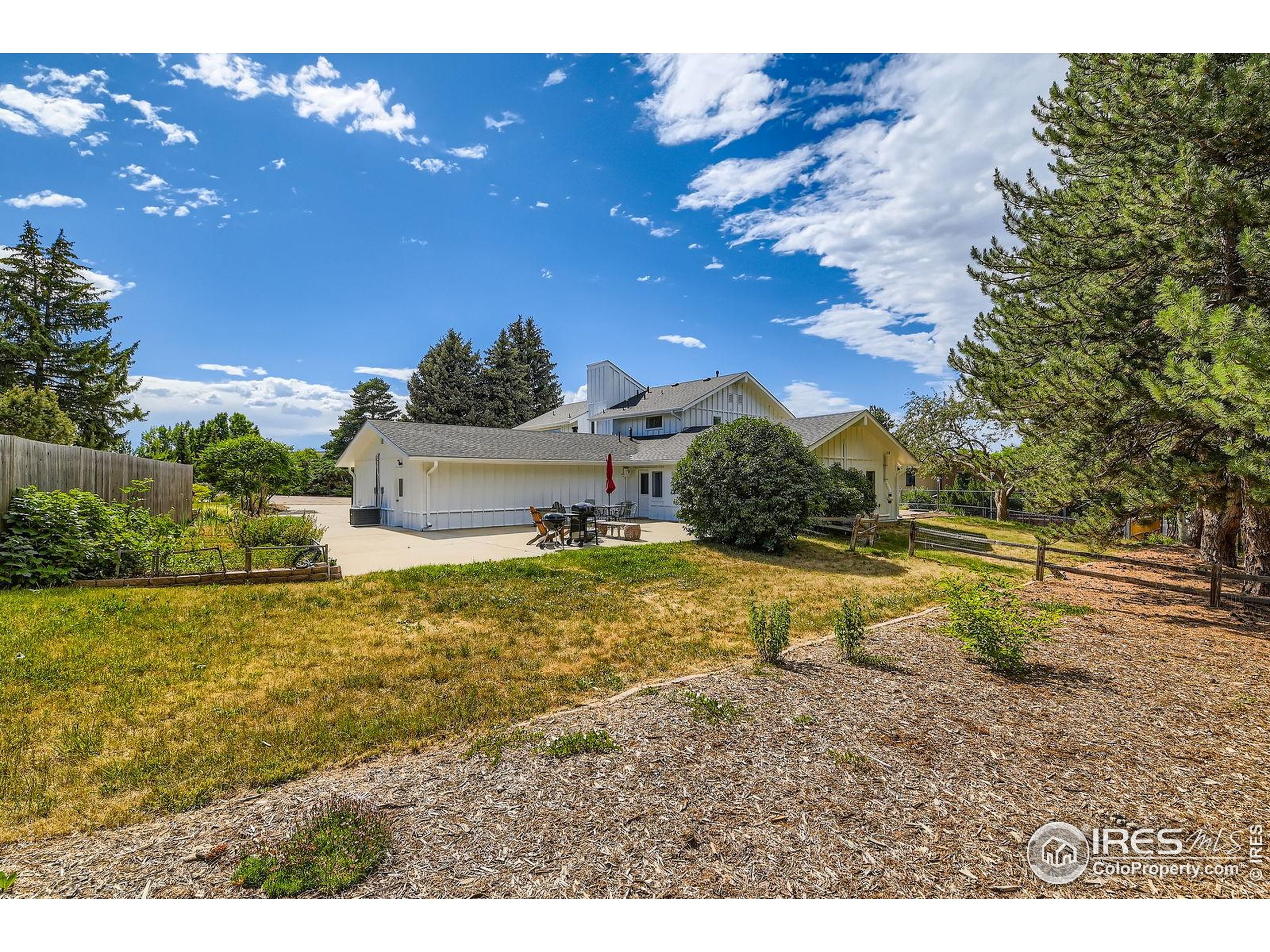 6668 Walker Ct