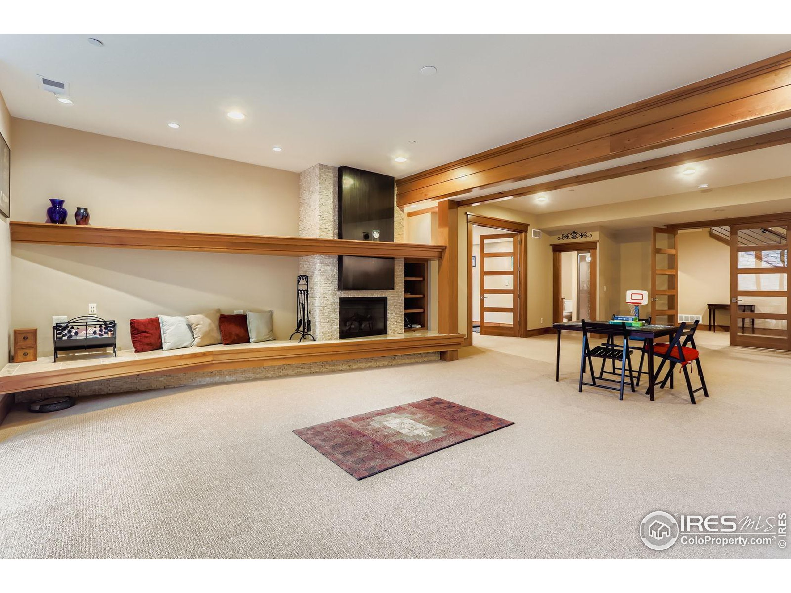 9260 Shooting Star Ct