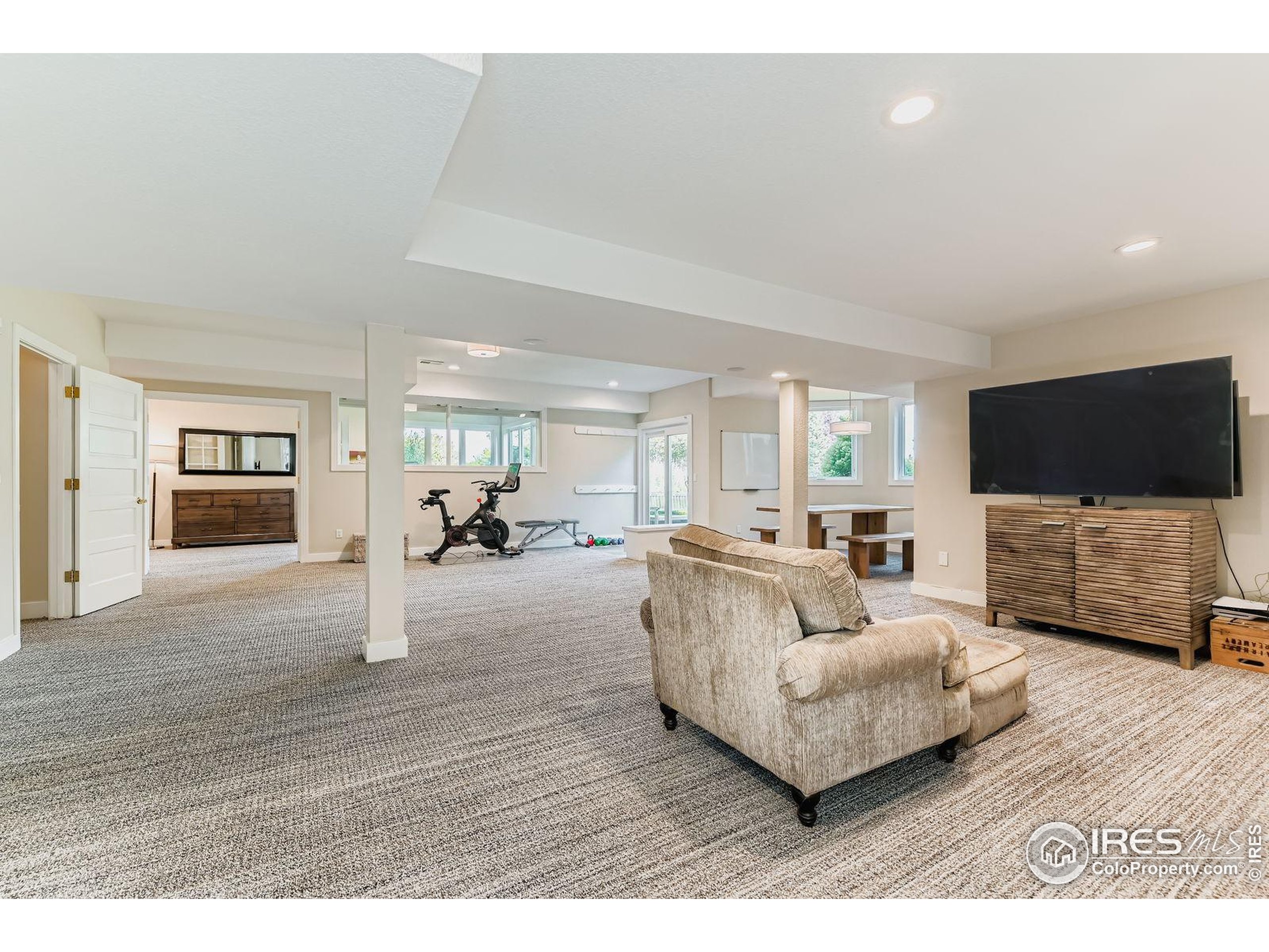 6516 Columbine Ct