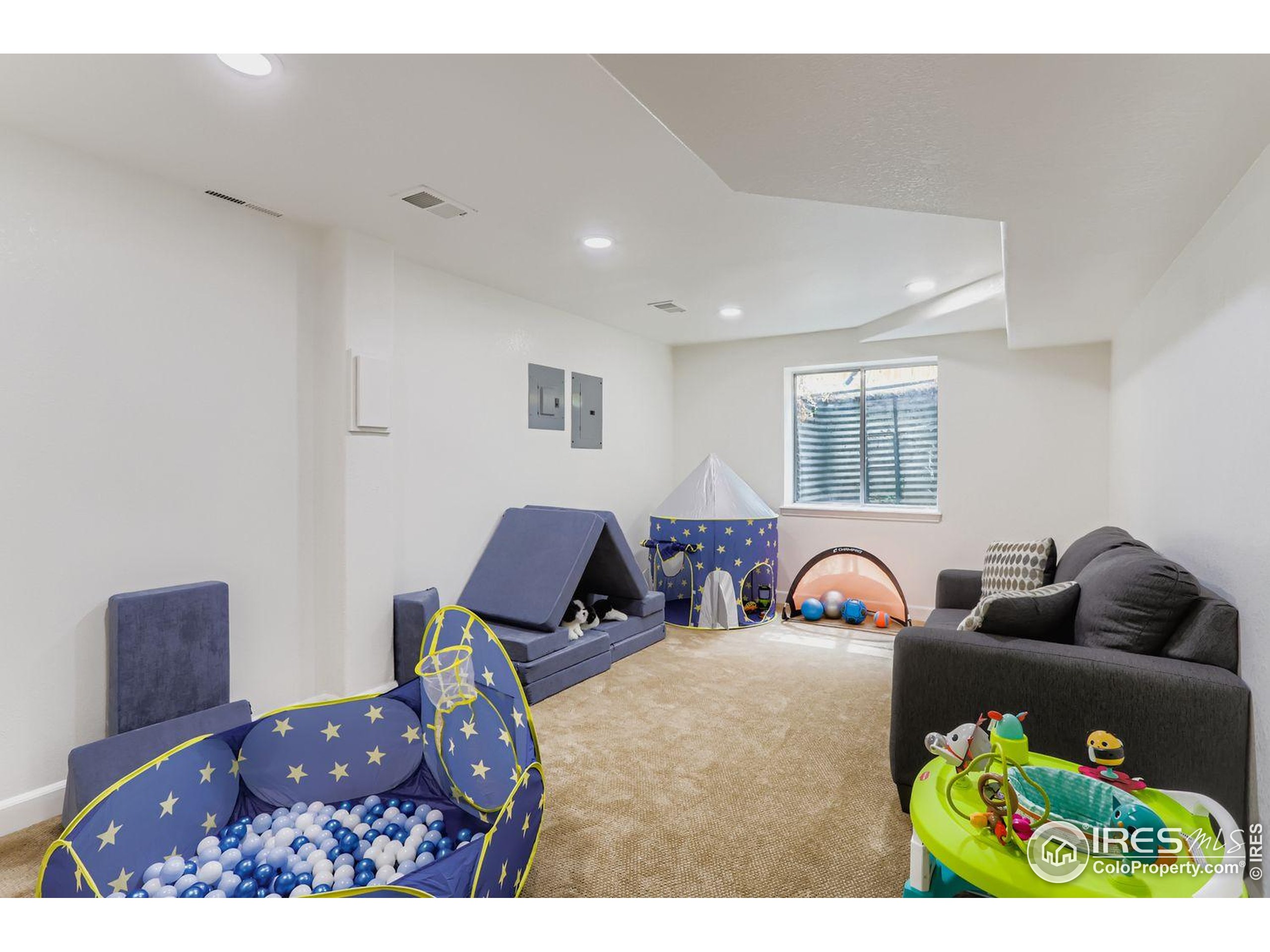 8076 Meadowdale Sq Niwot