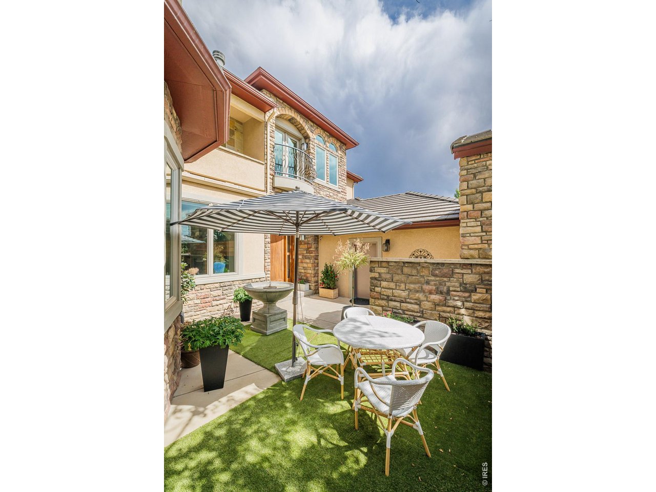 8584 Summerlin Pl