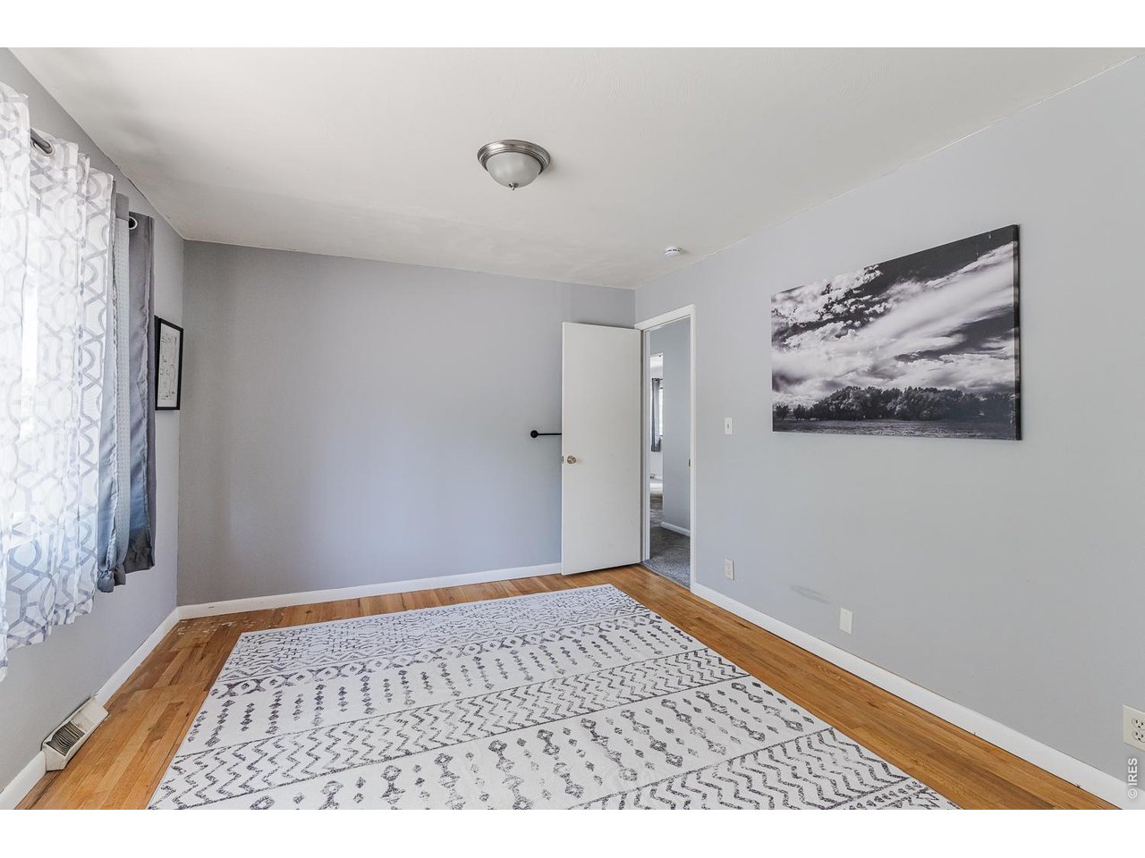 560 Hartford Dr