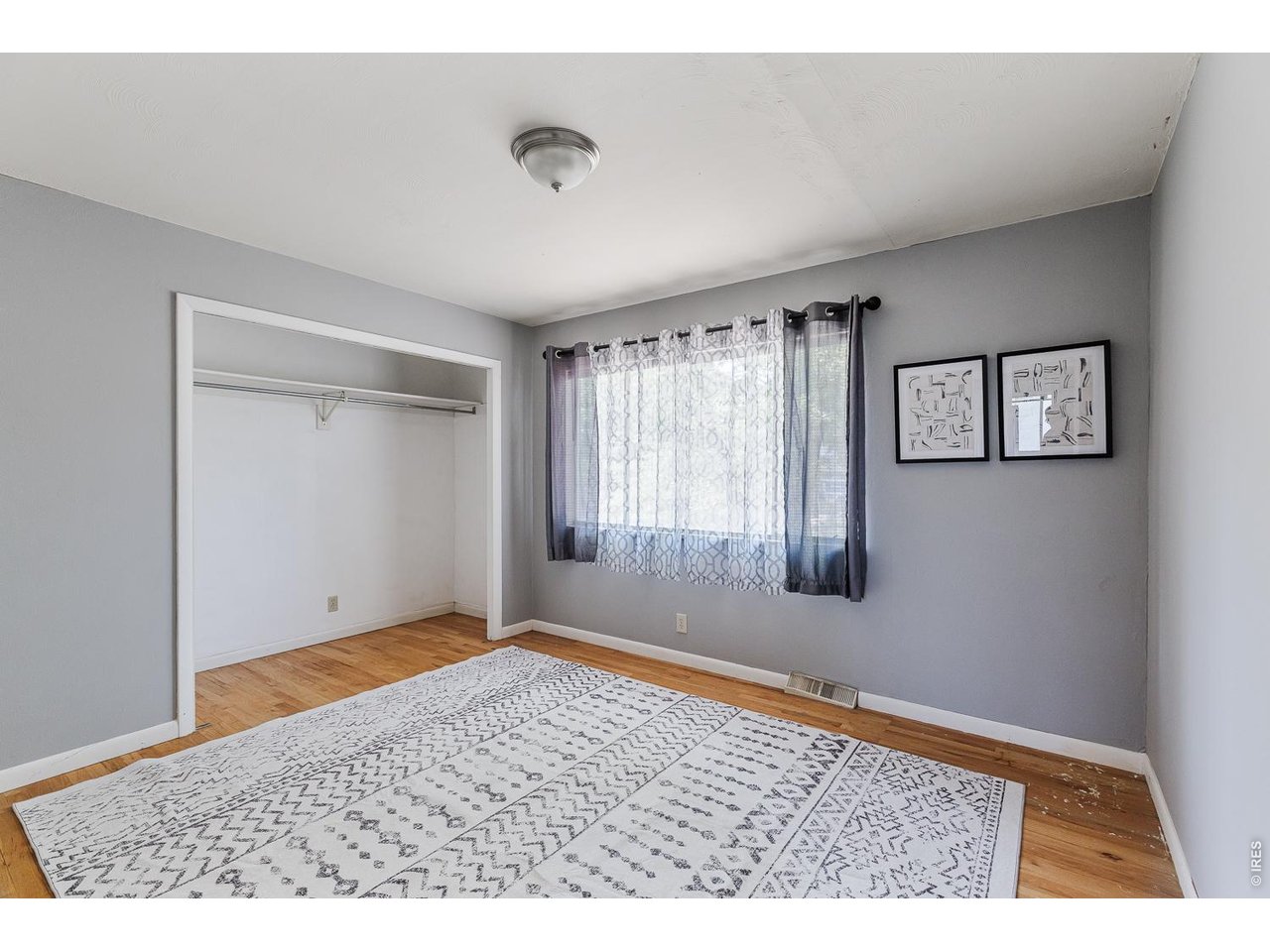 560 Hartford Dr