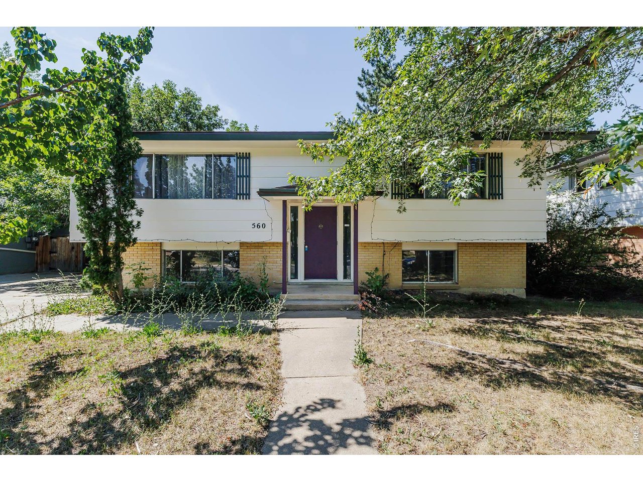 560 Hartford Dr