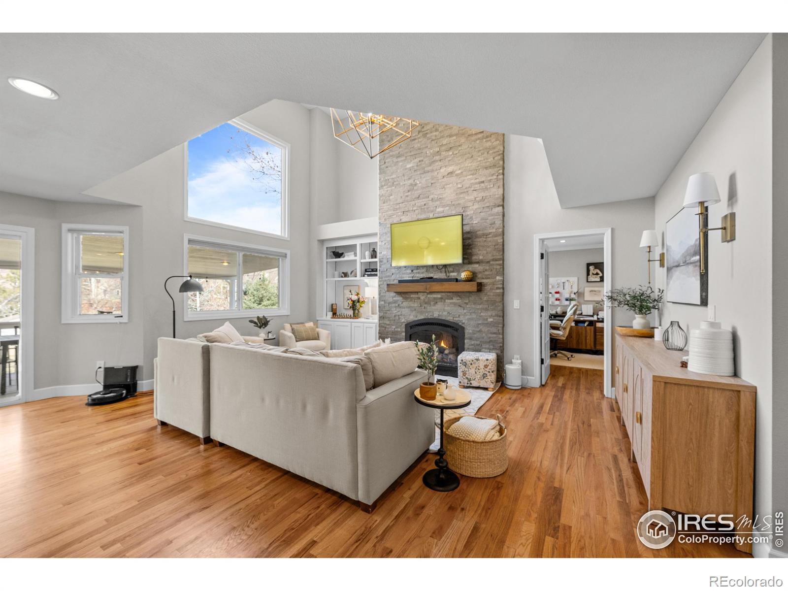 7995 Centrebridge Drive