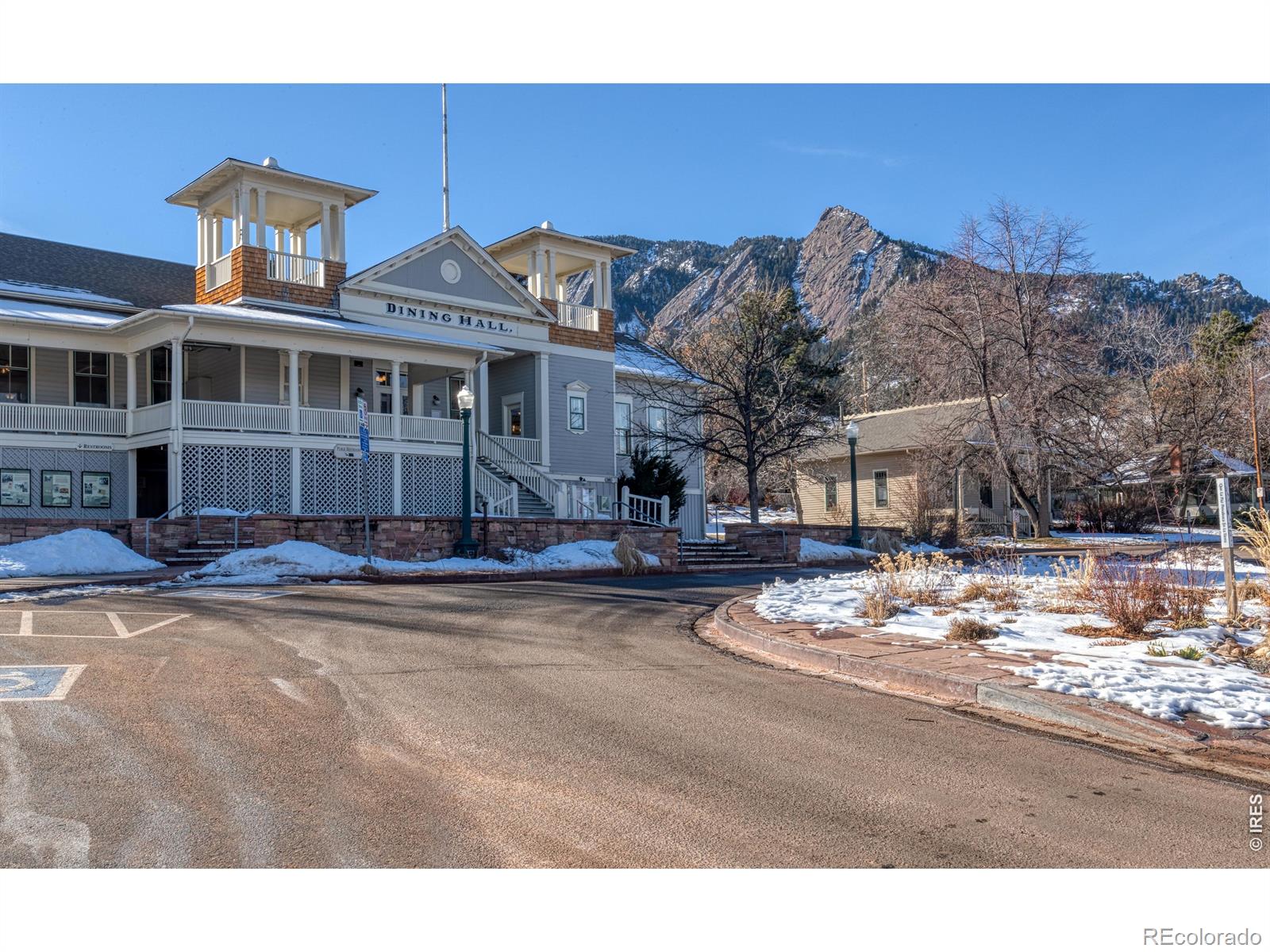 2030 Columbine Avenue