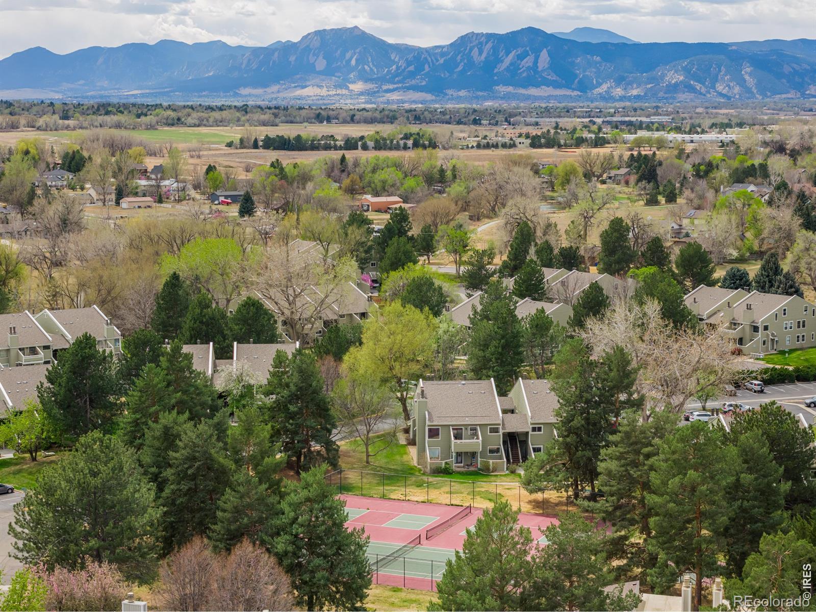 8011 Countryside Park Unit: 215