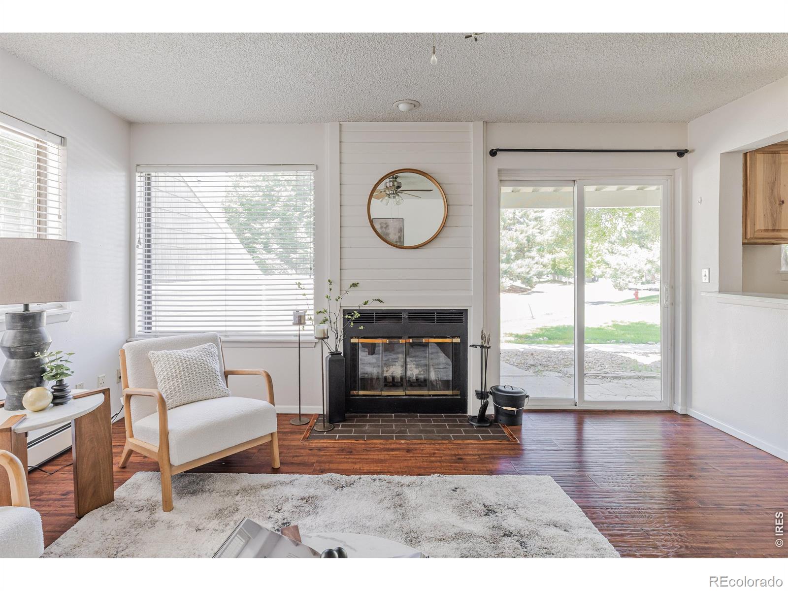 8011 Countryside Park Unit: 215