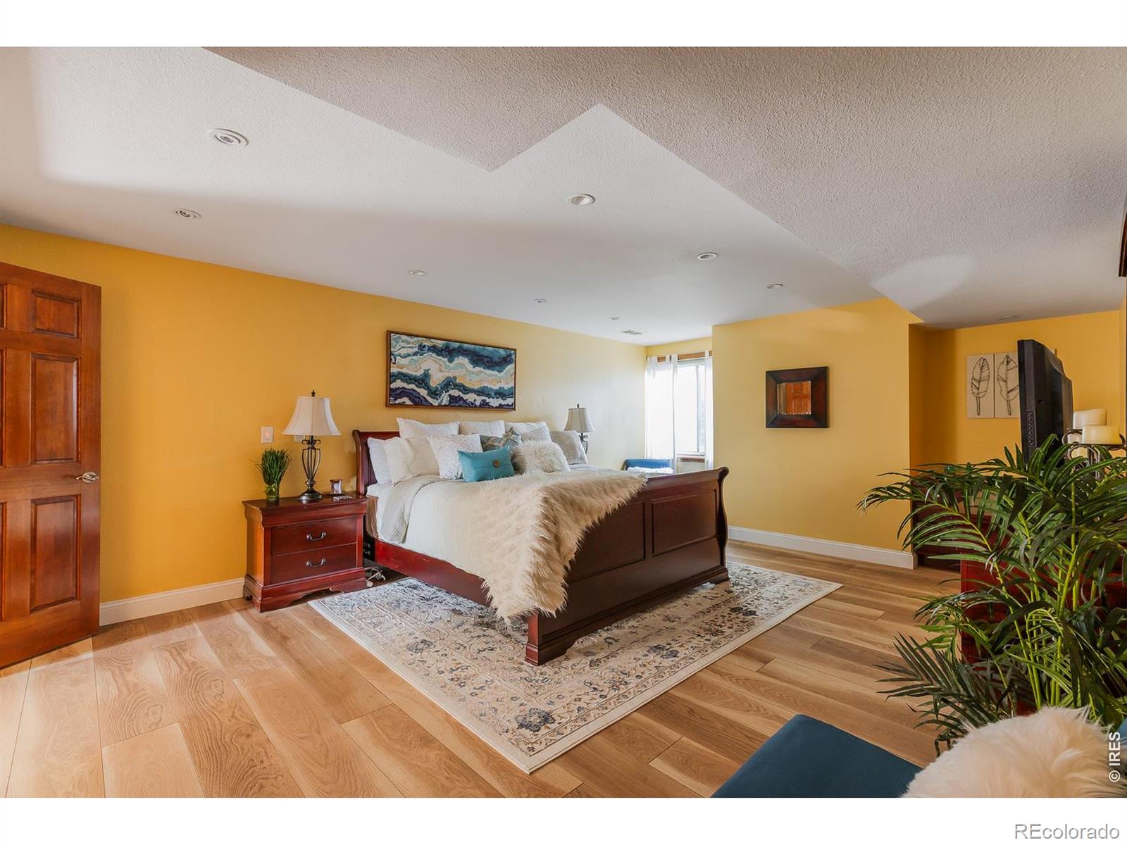 8589 Skyland Drive