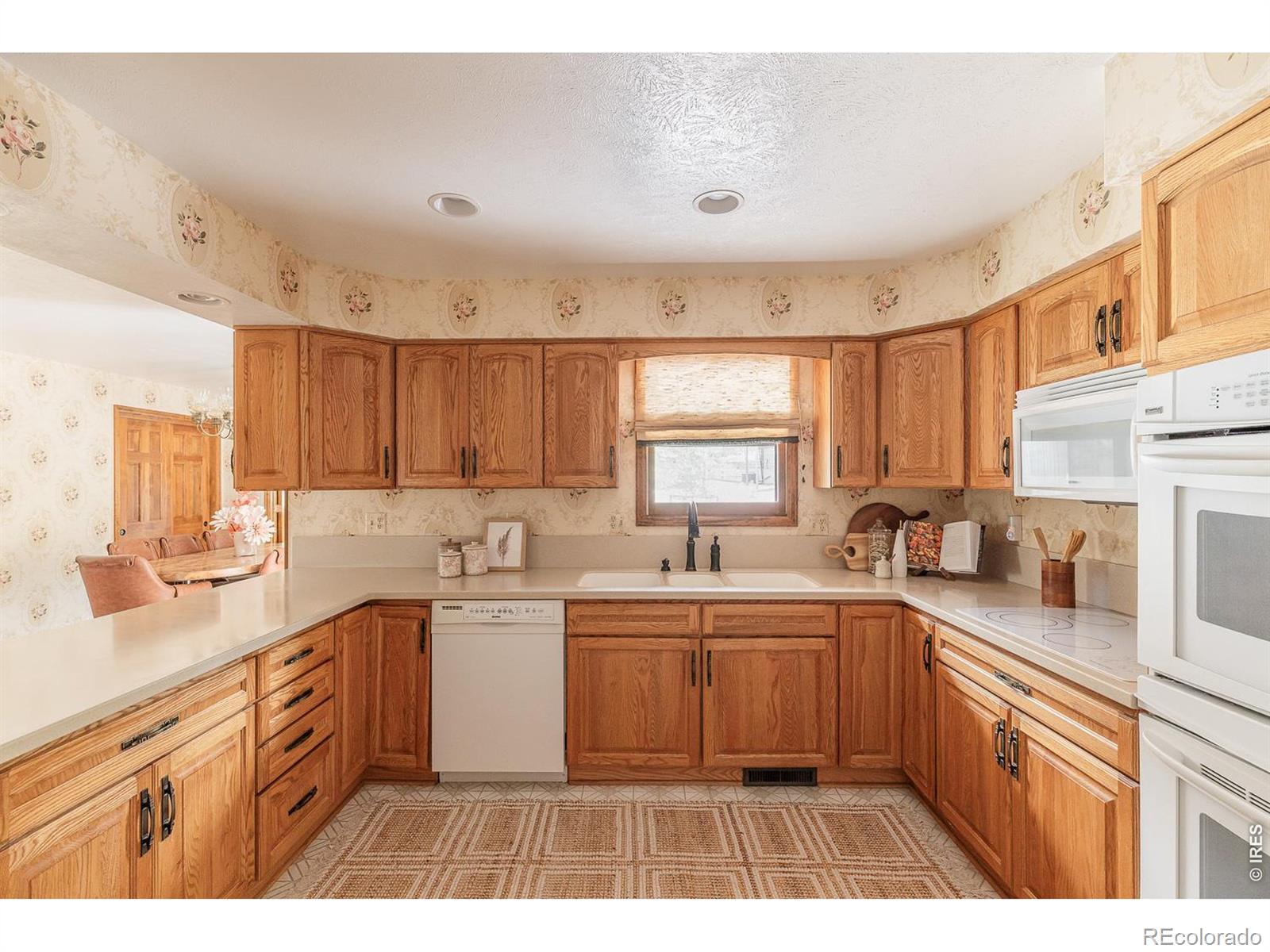 6686 Apache Court