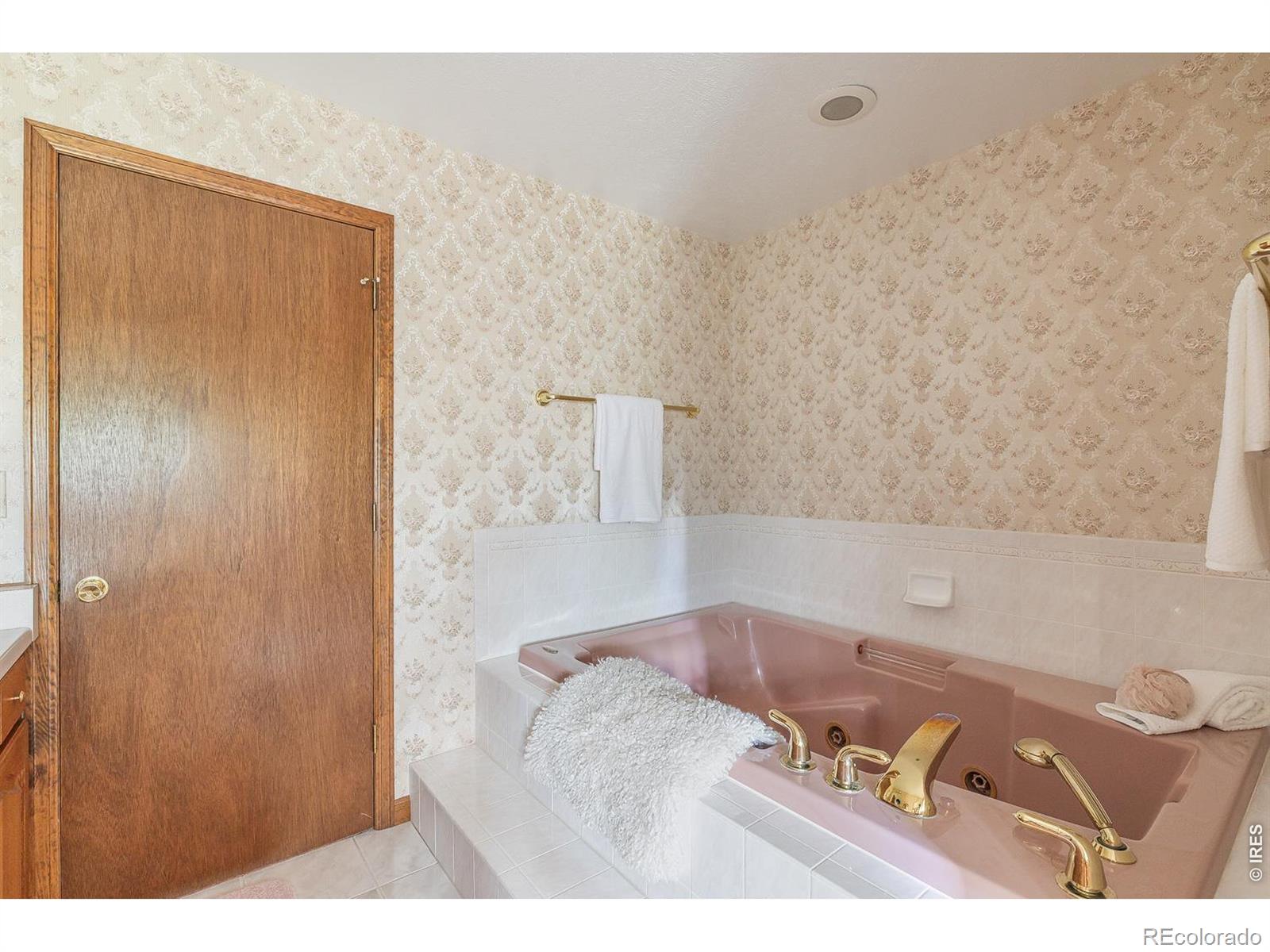 6686 Apache Court