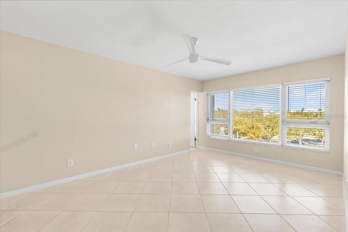 1100 IMPERIAL DR #408