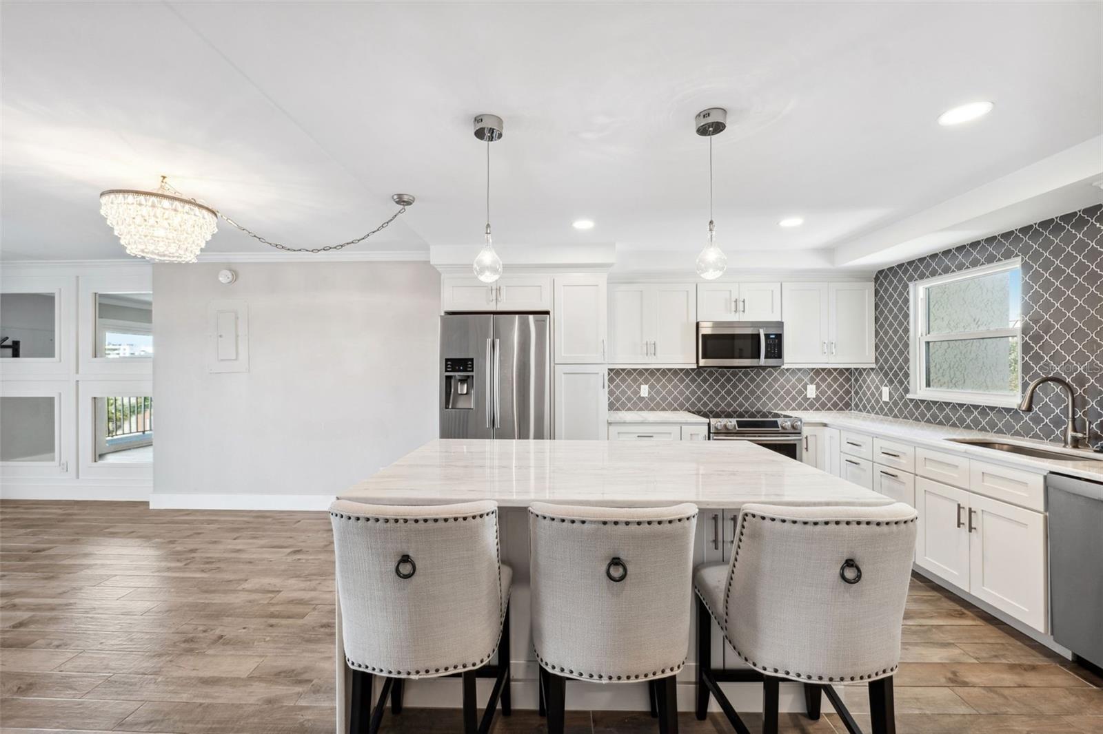 105 4TH AVE NE #418
